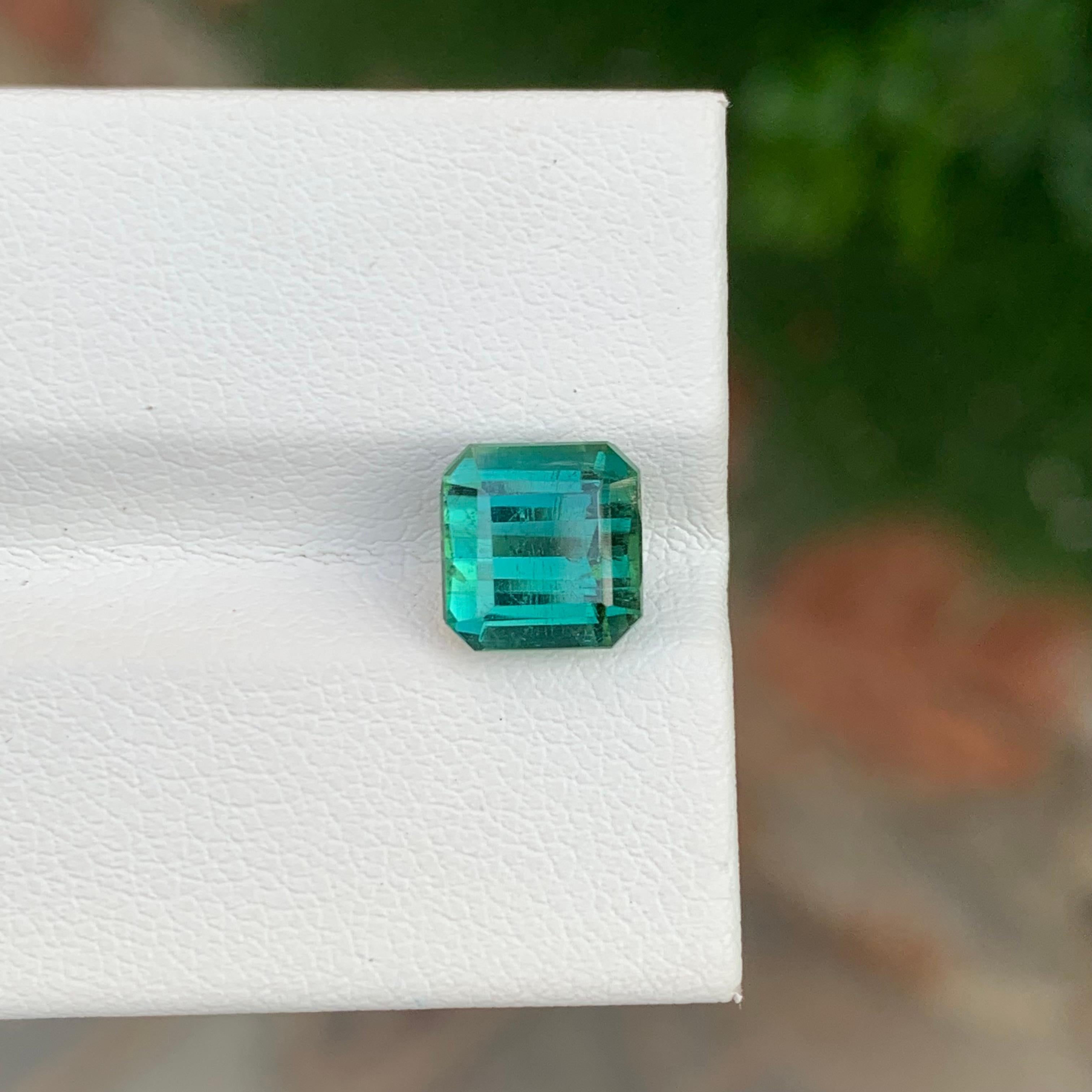 Arts and Crafts Tourmaline naturelle facettée bleue verte de forme carrée de 2,80 carats en vente