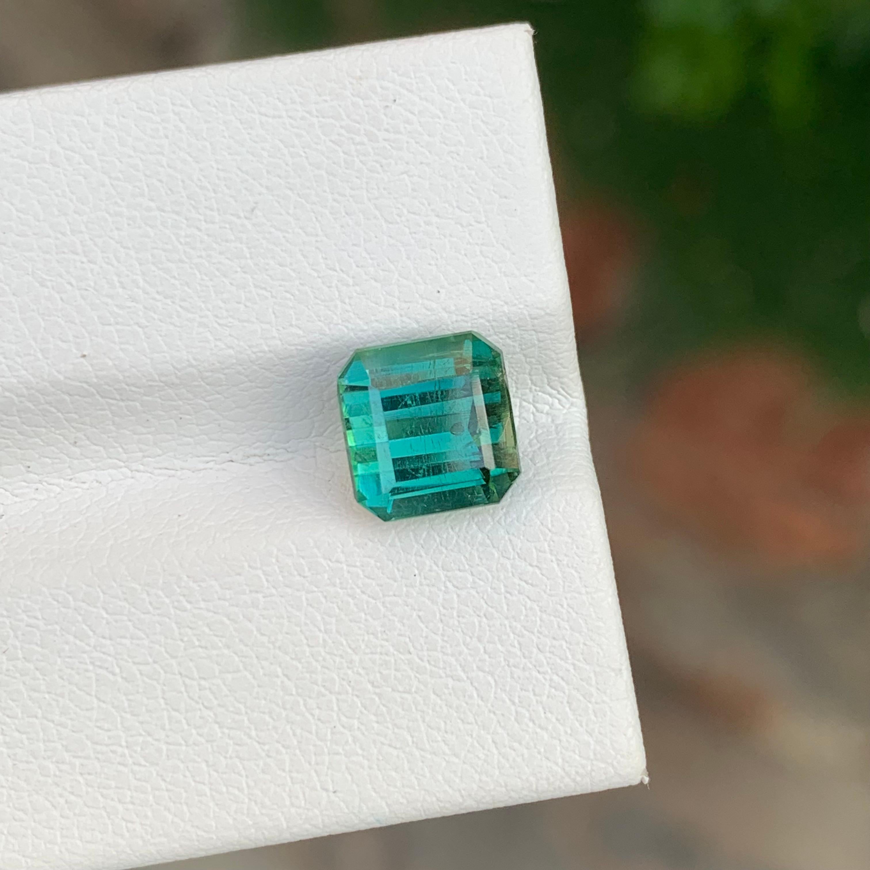 Taille carrée Tourmaline naturelle facettée bleue verte de forme carrée de 2,80 carats en vente