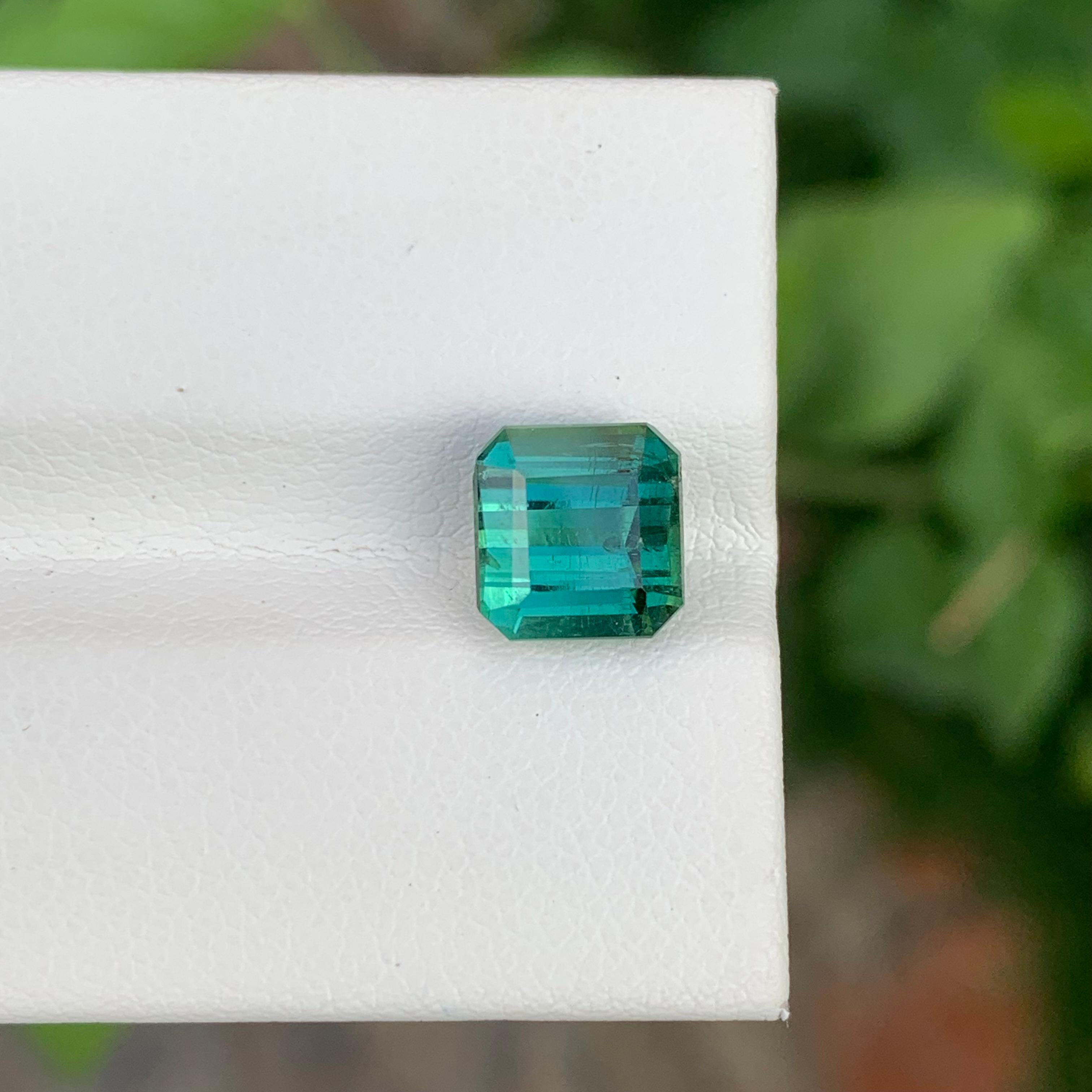 Tourmaline naturelle facettée bleue verte de forme carrée de 2,80 carats en vente 3