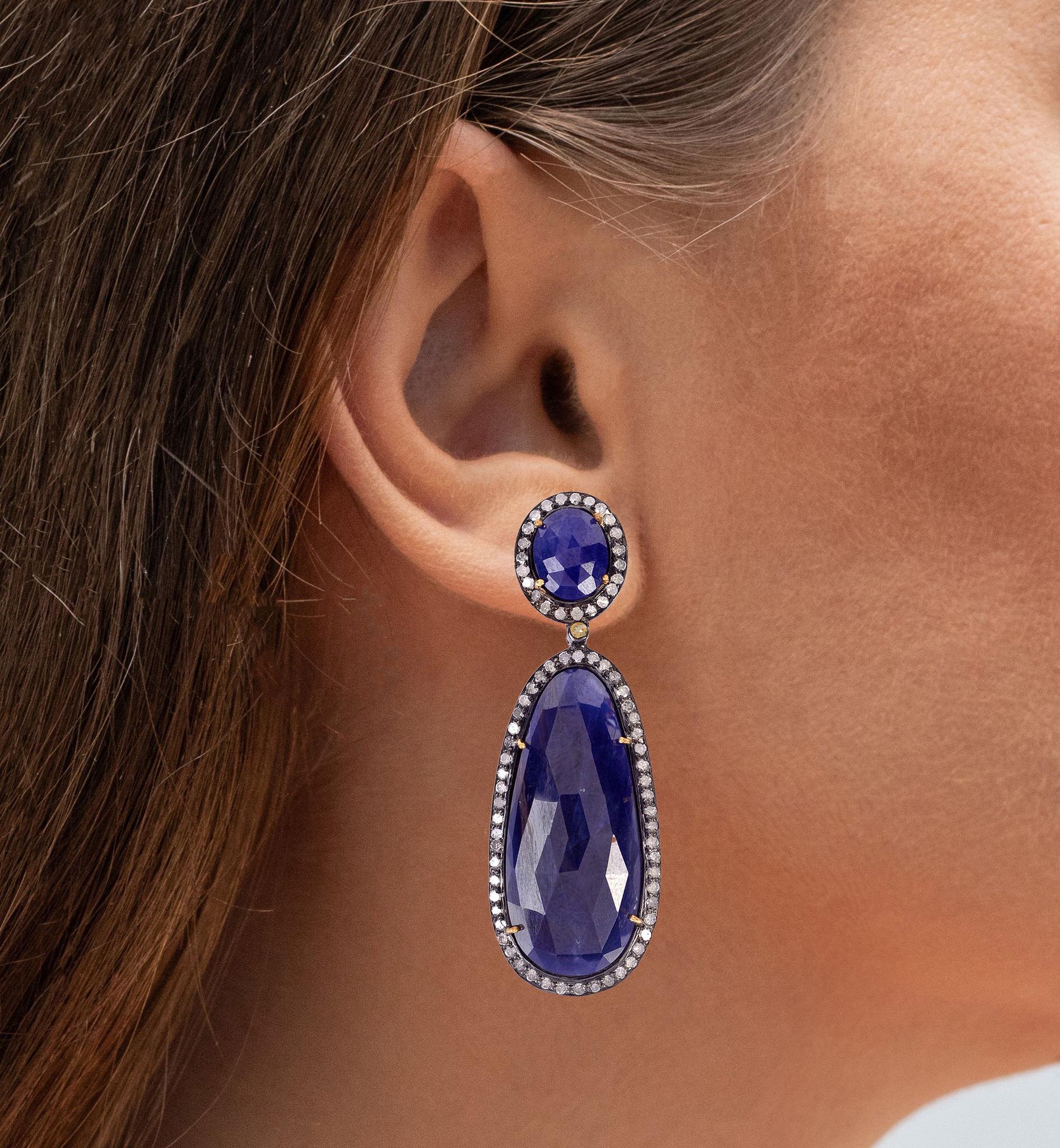 Art déco Pendants d'oreilles en saphir naturel facetté et diamants 57 carats en vente