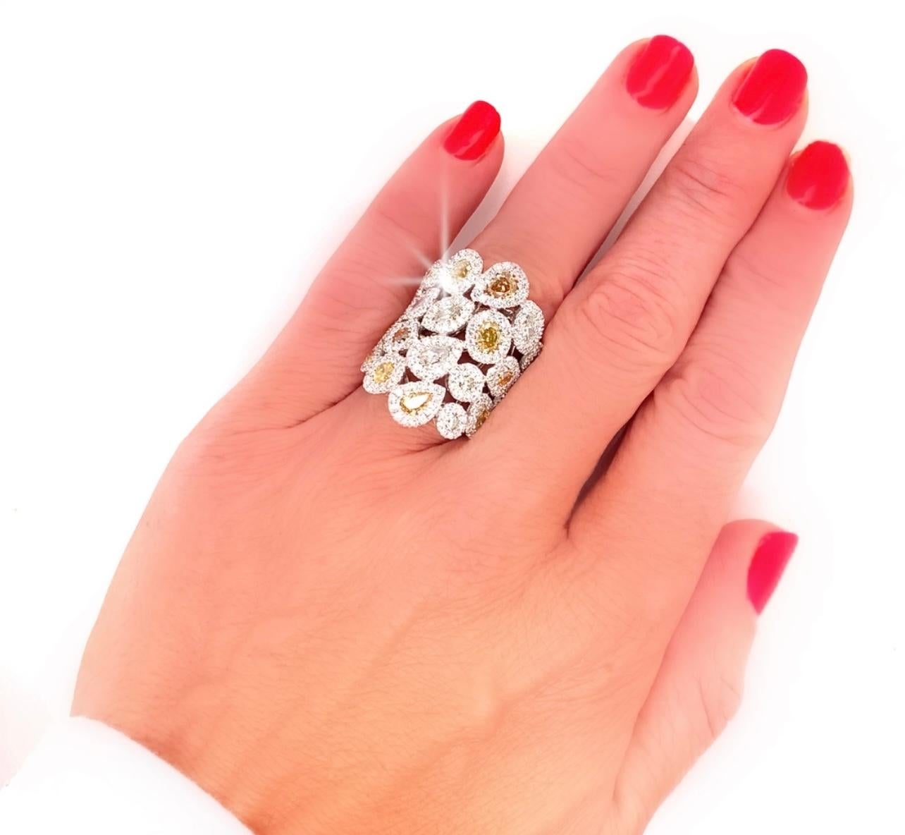 Natürlicher Fancy Color Cocktail-Ring mit 5,8 Karat Diamanten (Zeitgenössisch)