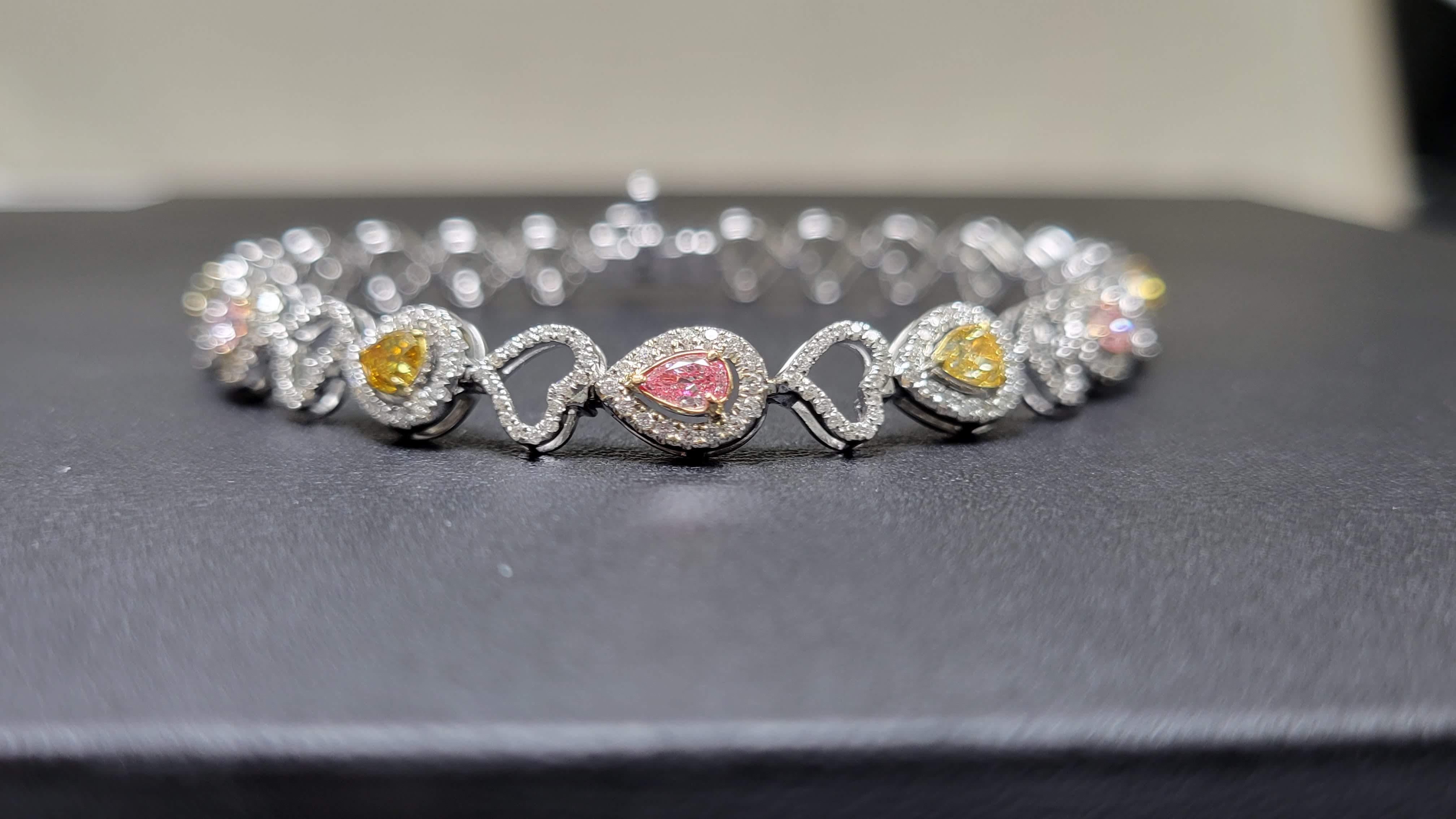 Natural Fancy Color Diamond Hearts Bracelet In New Condition For Sale In new york, NY