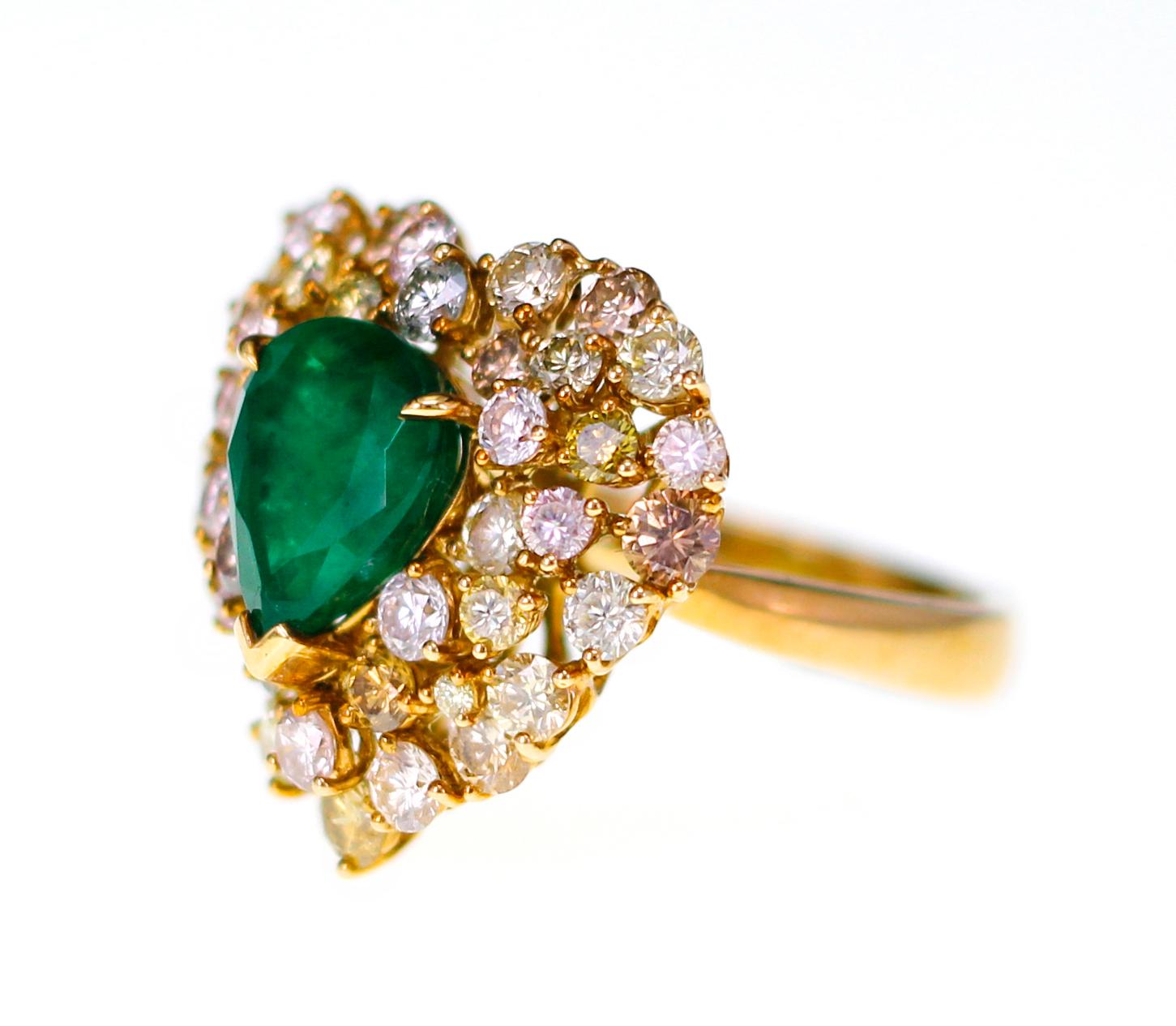 Modern Natural Fancy Color Diamond with Vivid Green Emerald Bridal Ring For Sale