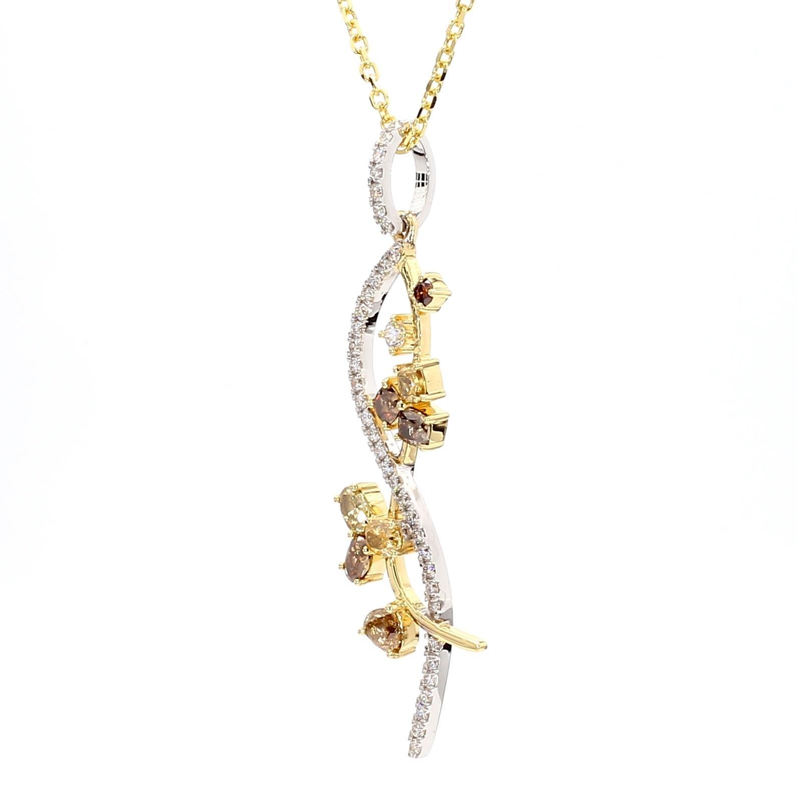 Il bellissimo ciondolo con diamante di RareGemworld. Montato in una splendida montatura in oro giallo e bianco 18 carati con diamanti di vari colori e tagli. Questo ciondolo è destinato a stupire e ad arricchire la vostra collezione personale.

Peso