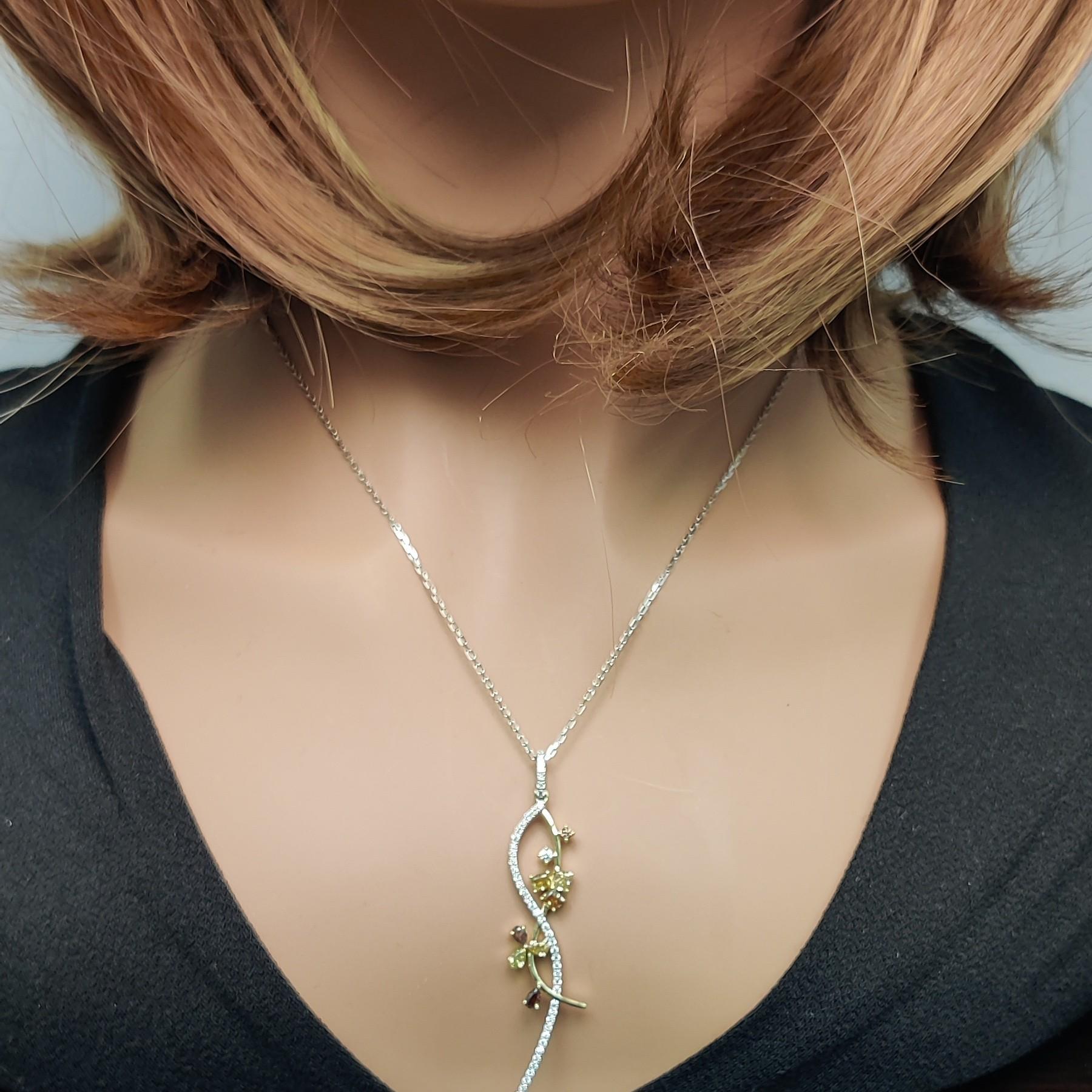 Ciondolo a goccia in oro con diamante naturale Fancy Color Mix da 1.14 carati TW In condizioni Nuovo in vendita a New York, NY
