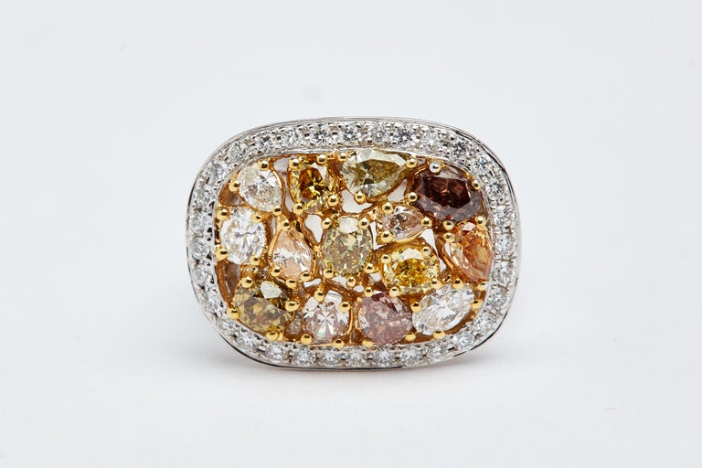 Natural Fancy Colored and White Diamond Ring In Good Condition For Sale In New York, NY