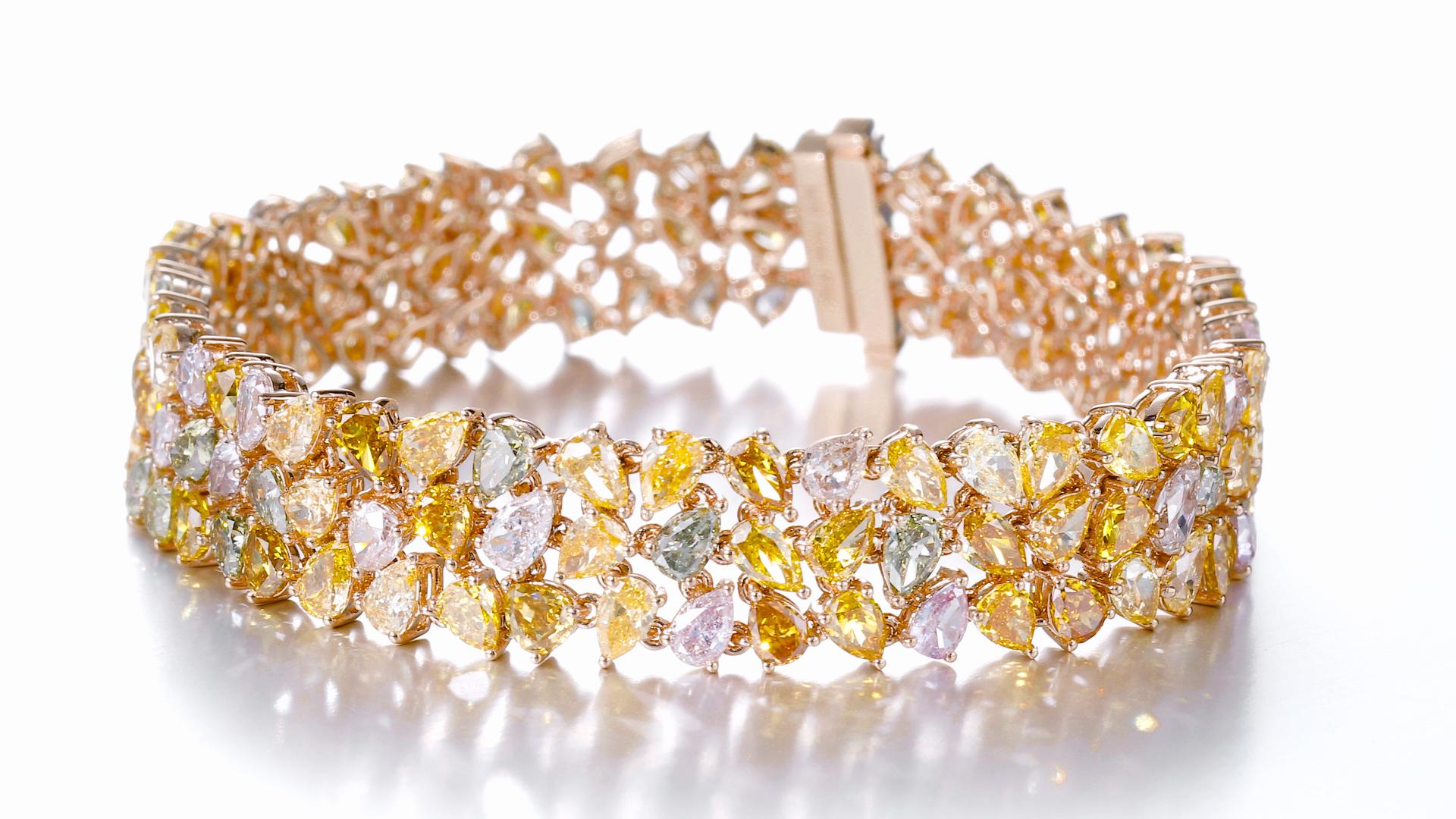Armband mit natürlichen Fancy Color-Diamanten. Damen im Angebot
