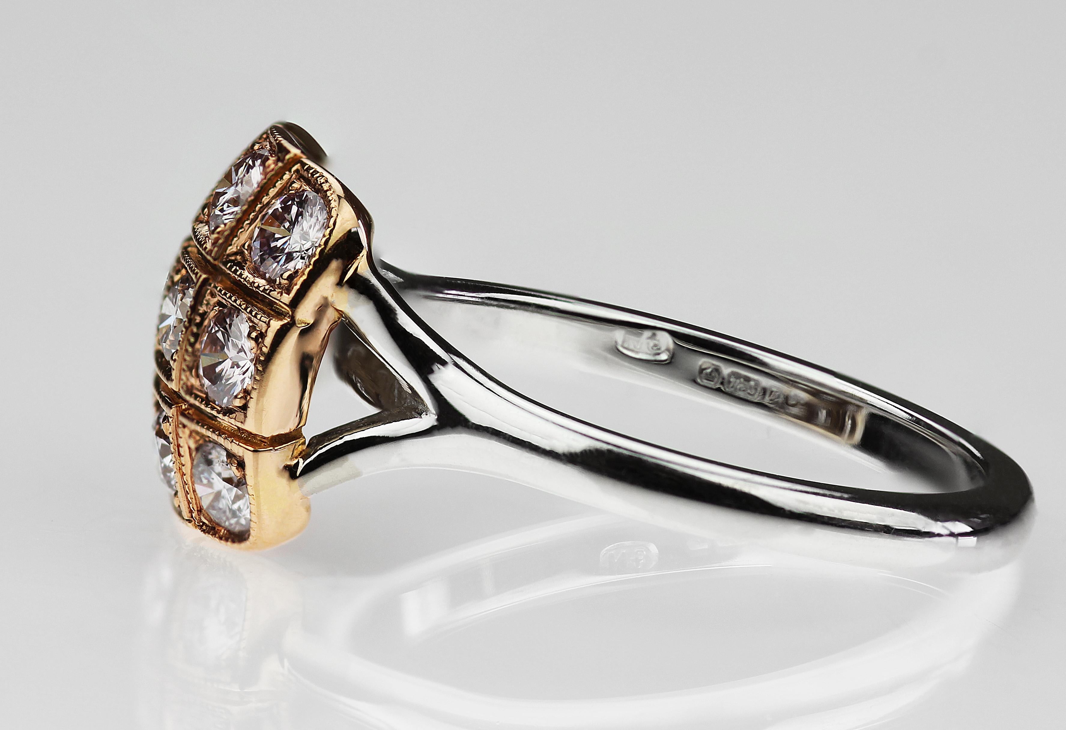Donna Anello con cluster di diamanti quadrati naturali Fancy Color Pink Diamond in oro bianco e rosa 18 carati in vendita