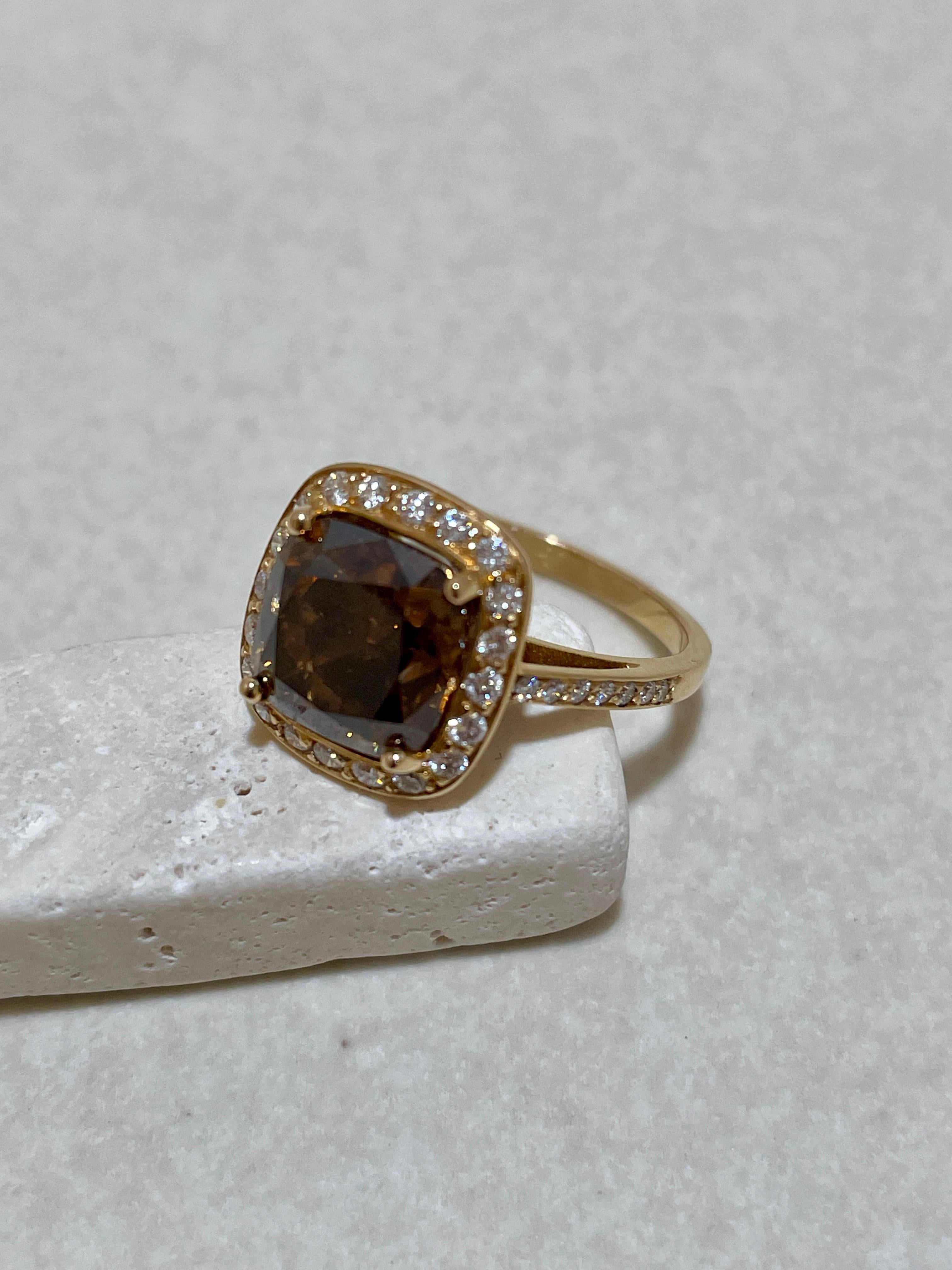 Modern Natural Fancy Deep Brown Diamond Ring 5.05 Carats 18kt Gelbgold IGI Zertifikat  For Sale