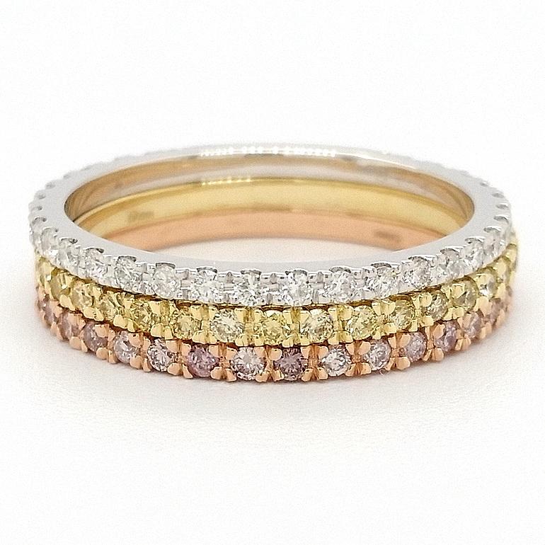 Erleben Sie den Zauber dieses faszinierenden Rings, der mit 93 natürlichen runden Brillanten von insgesamt 0,99 Karat besetzt ist. Jeder Diamant strahlt in einem bezaubernden Rosa und Gelb und ist von strahlender Schönheit. Der aus 14-karätigem Gold
