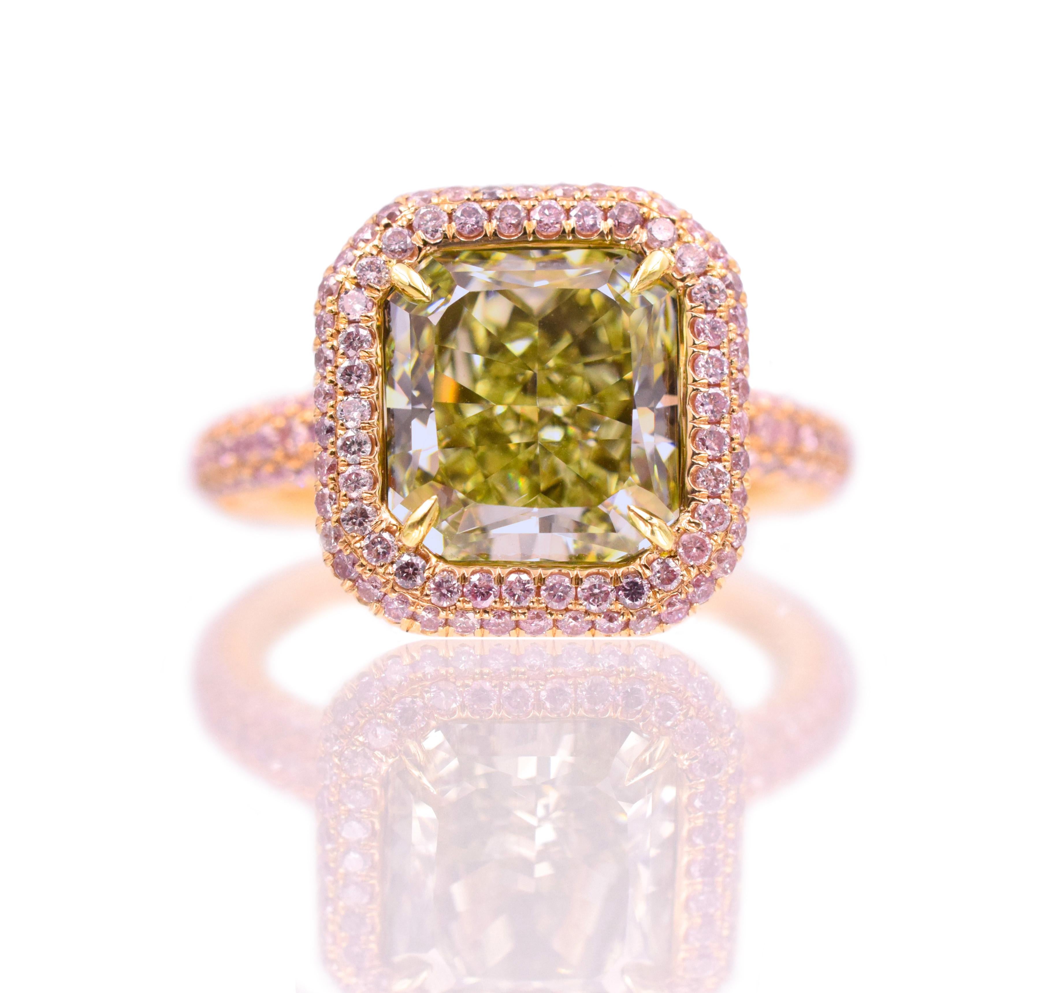 Taille radiant Nally est une œuvre de  Bague en diamant vert-jaune fantaisie naturel certifié GIA en vente