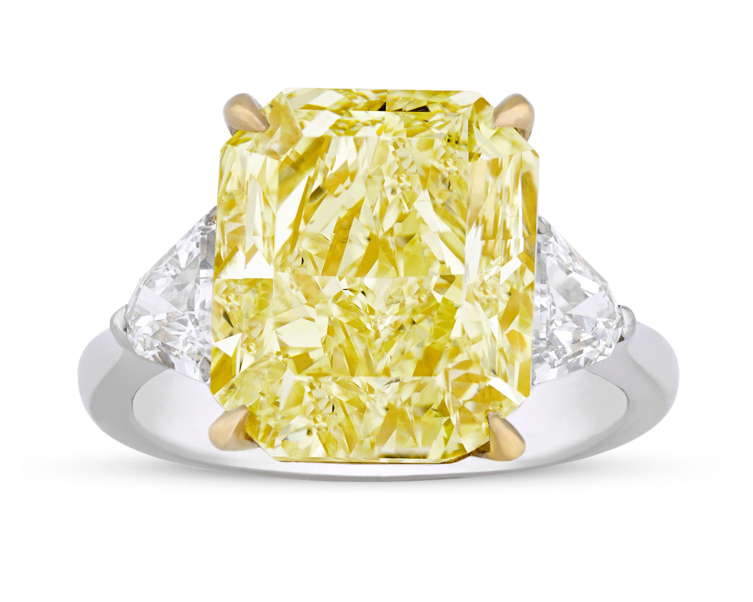 Natürlicher, intensiv gelber Fancy-Diamantring, 8,06 Karat (Brillantschliff) im Angebot