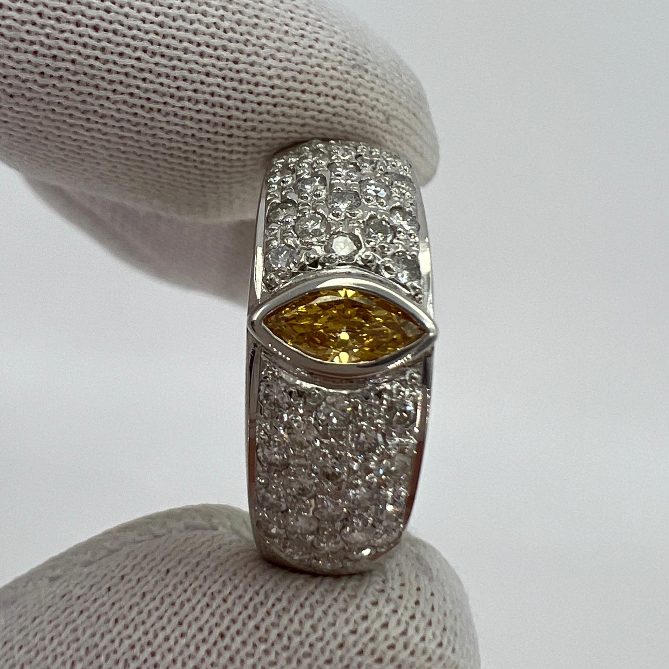 Nature Vivid Diamonds en platine avec pavé, taille en Marquise Excellent état - En vente à Birmingham, GB