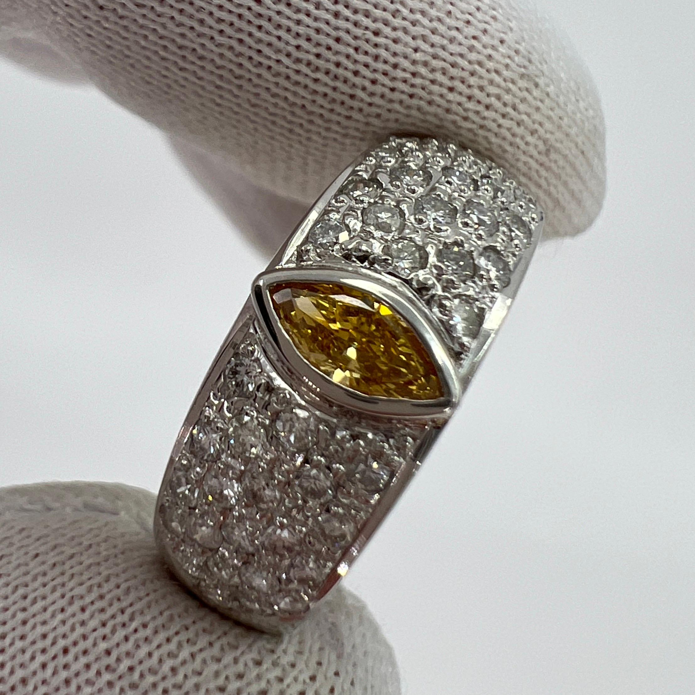 Nature Vivid Diamonds en platine avec pavé, taille en Marquise en vente 1
