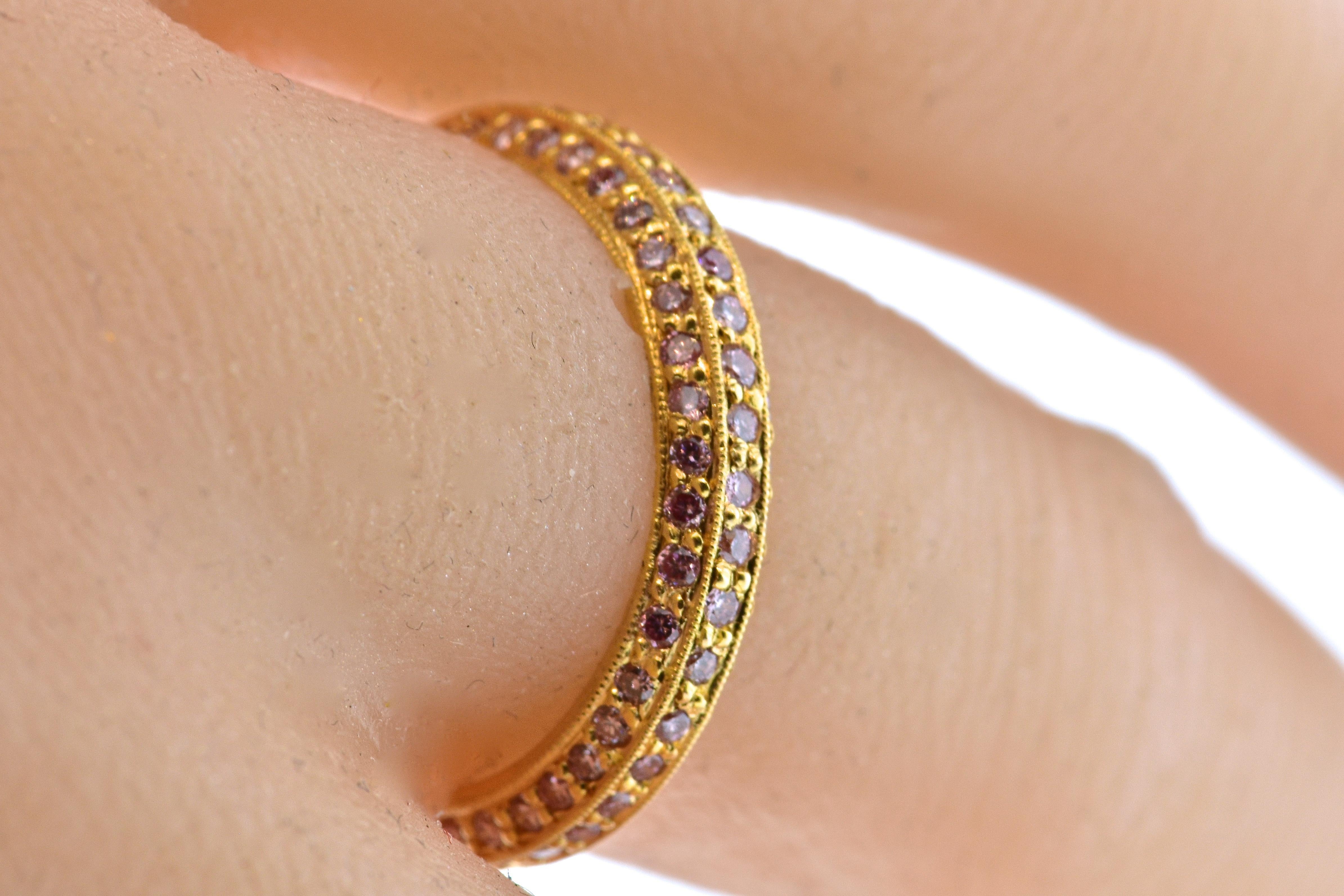 Natürlicher Vivid Pink Diamond Band von Pierre/Famille (Zeitgenössisch)