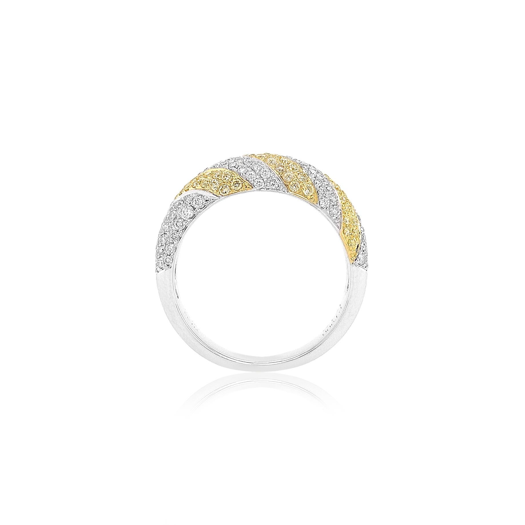 Natürlicher Fancy Gelber Diamant Weißer Diamant 18K Gold Ring mit weißem Diamant (Zeitgenössisch) im Angebot