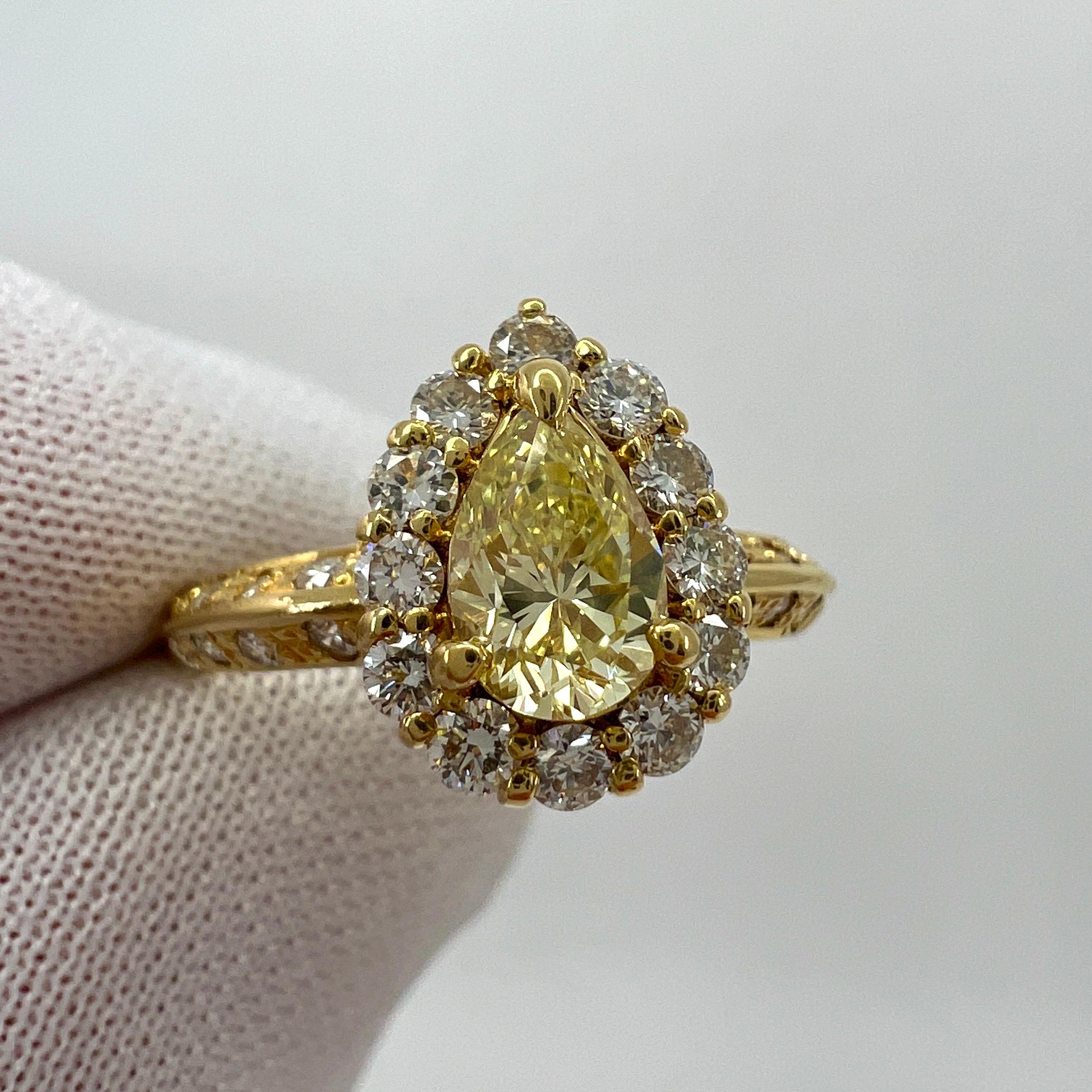 Women's or Men's Natural Fancy Yellow Diamond Pear Cut 18k Yellow Gold Cocktail Cluster Ring For Sale