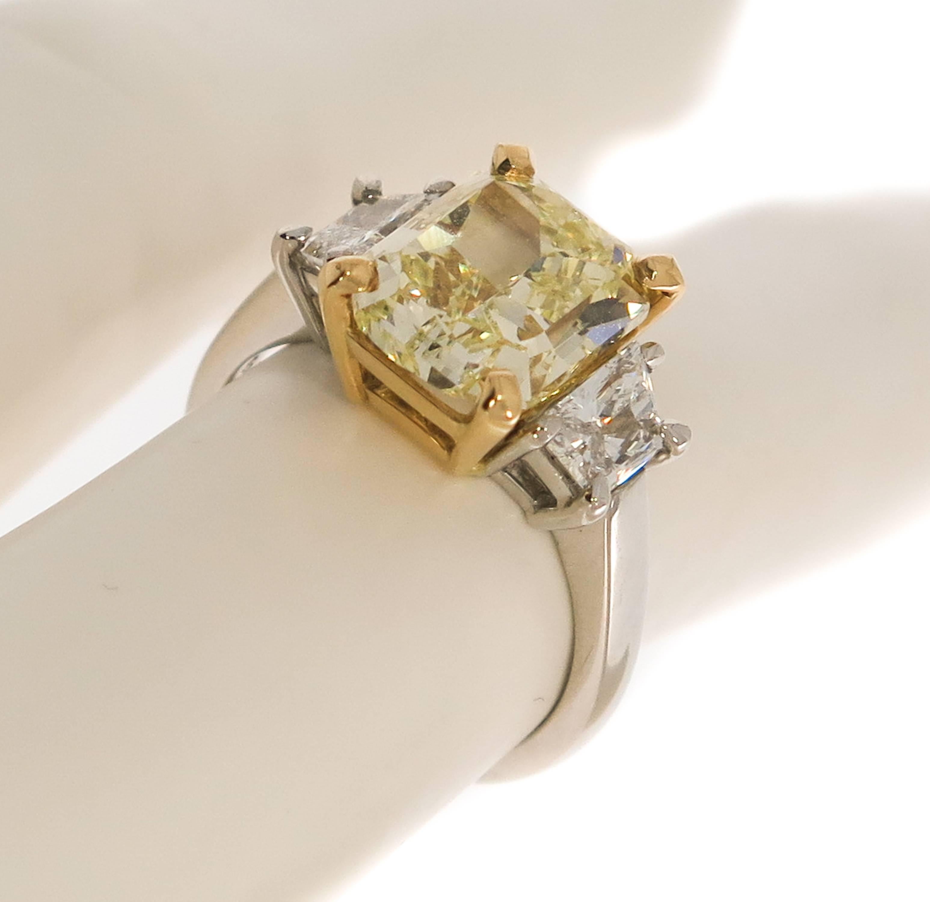 Women's Natural Fancy Yellow Diamond Platinum Ring