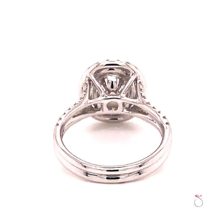 Natural Fancy Yellow Oval Diamond Halo Ring, 1.60 Carat, 18 Karat 2.34 Carat In New Condition For Sale In Honolulu, HI