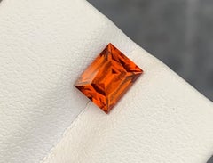 Natural Fanta 1.70 Carat Loose Hessonite Garnet Baguette Shape Gemstone for Sale