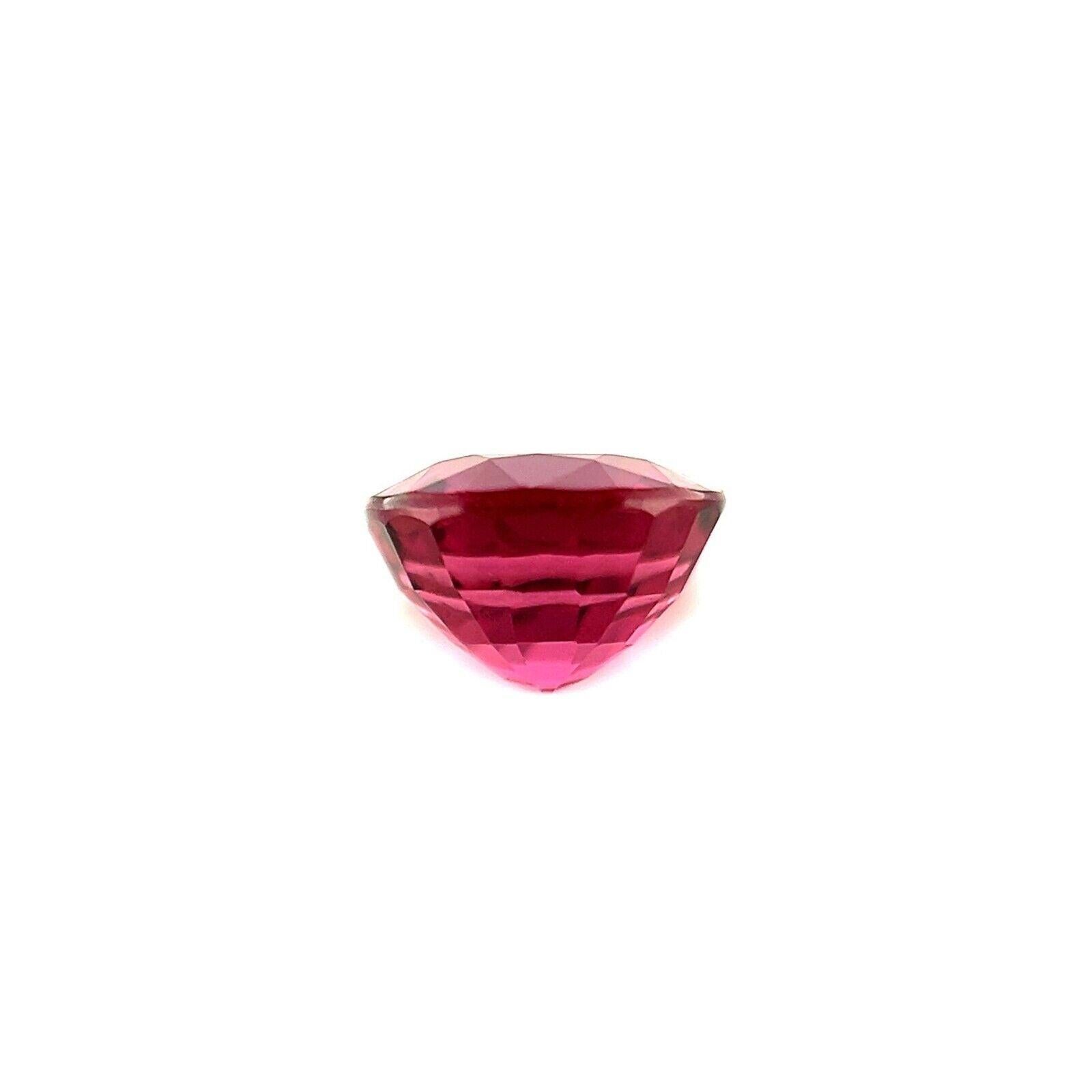 Natürlicher feiner 1,68ct Vivid Pink Lila Rhodolith Granat Oval Schliff Edelstein VS (Ovalschliff) im Angebot