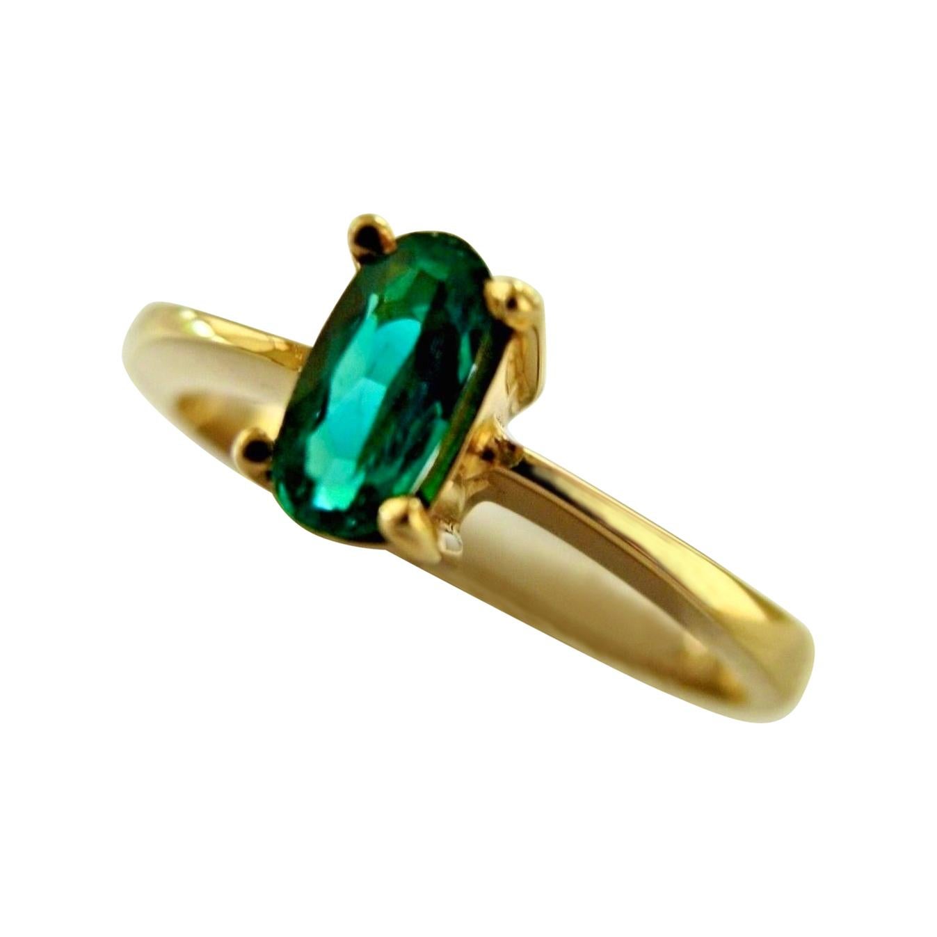 Natürlicher natürlicher, feiner, ovaler kolumbianischer Smaragd Solitär Ring aus 18 Karat Gold