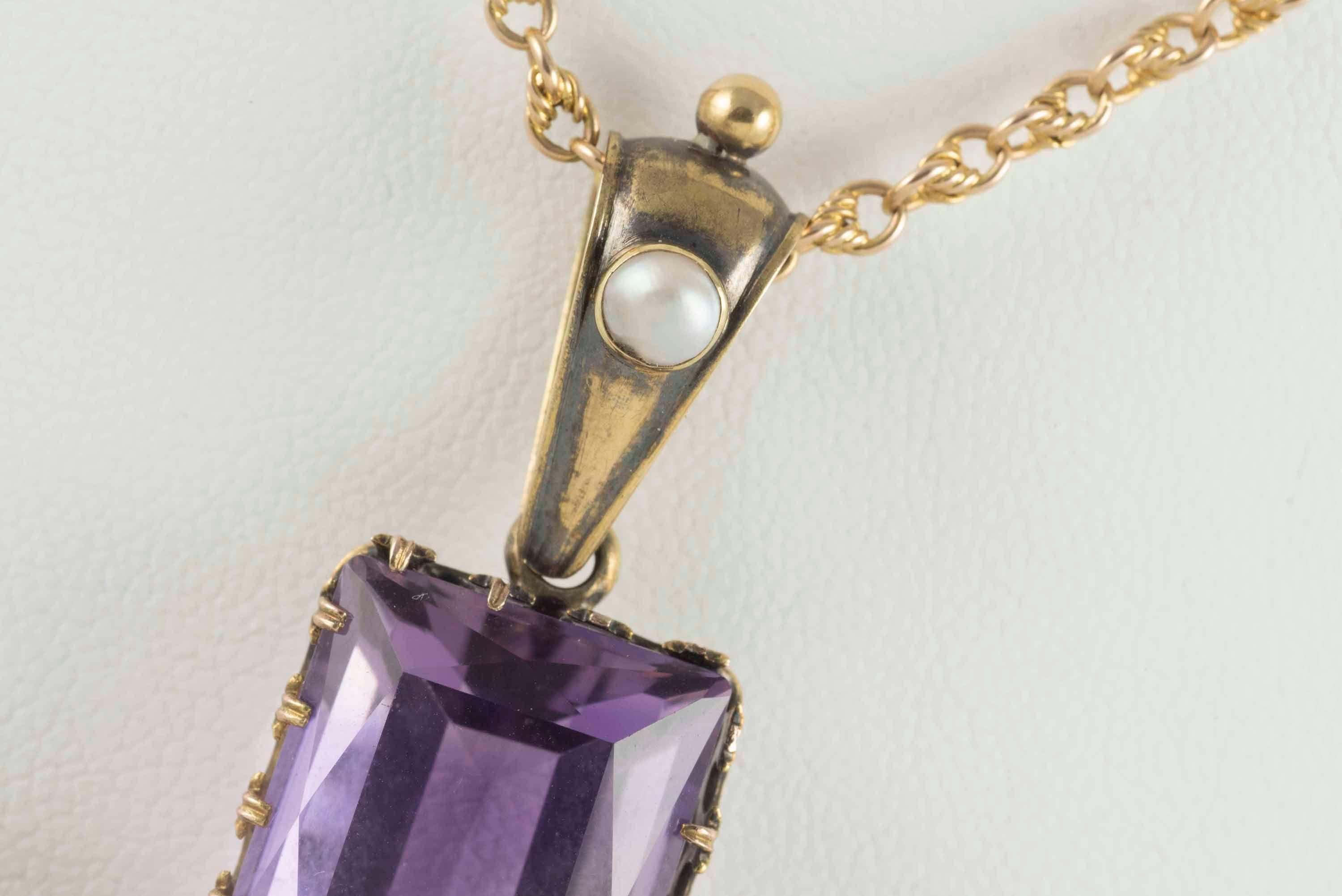 Victorien Collier pendentif en forme de croix en améthyste violette naturelle fine et perles naturelles en vente