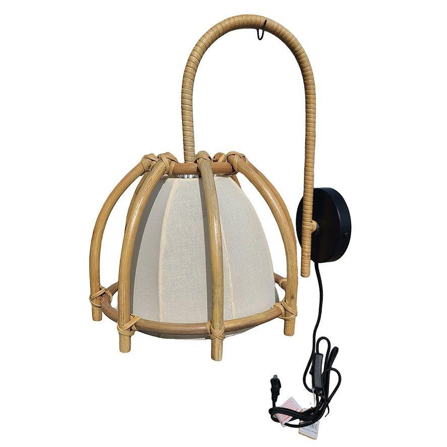 Applique moderna in rattan con paralume a scheletro, finitura naturale, coppia In condizioni ottime in vendita a Van Nuys, CA