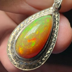 Colgante de ópalo de fuego natural en plata de ley 925 - Hecho a mano con juego de colores