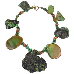 Collar de rodajas de turquesa natural de forma libre y cobre