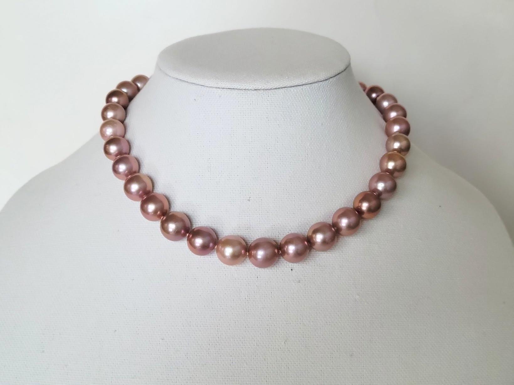 Natural Freshwater Edison Dark Pink Pearl Necklace with 14K Gold Clasp For Sale 5