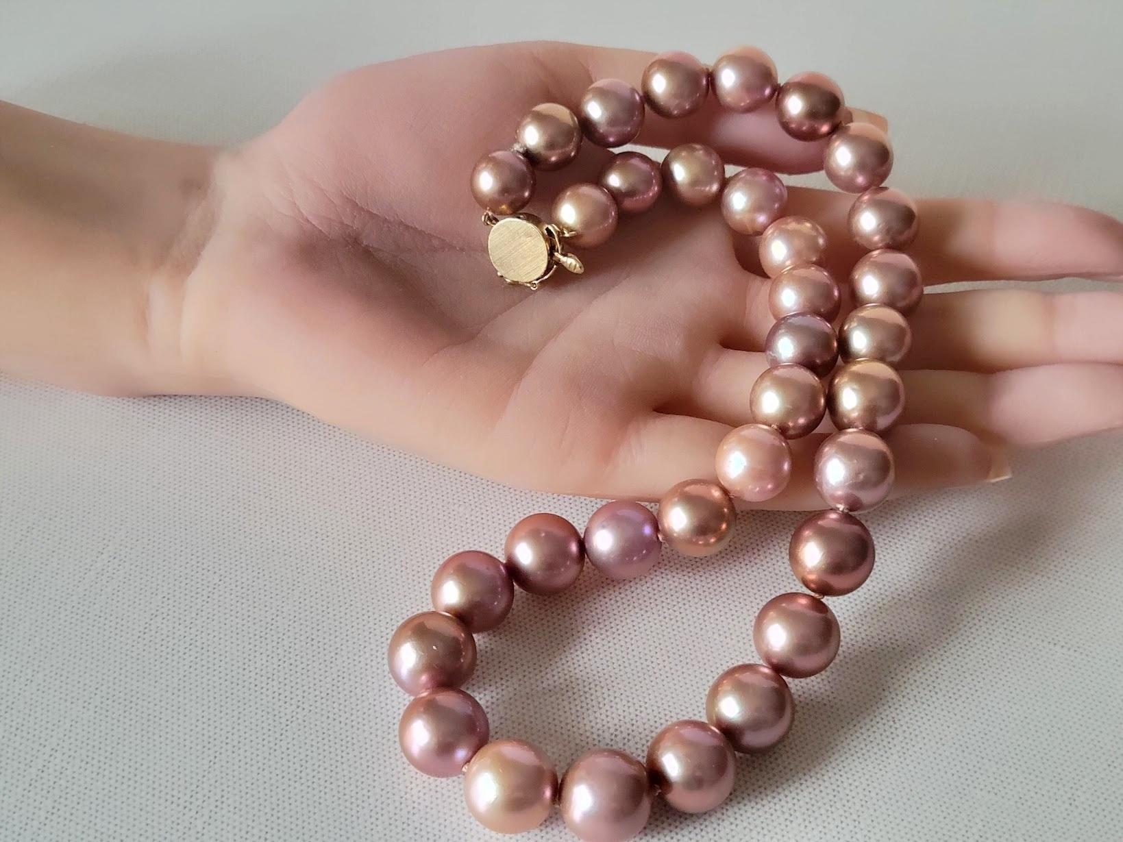 Natural Freshwater Edison Dark Pink Pearl Necklace with 14K Gold Clasp For Sale 7