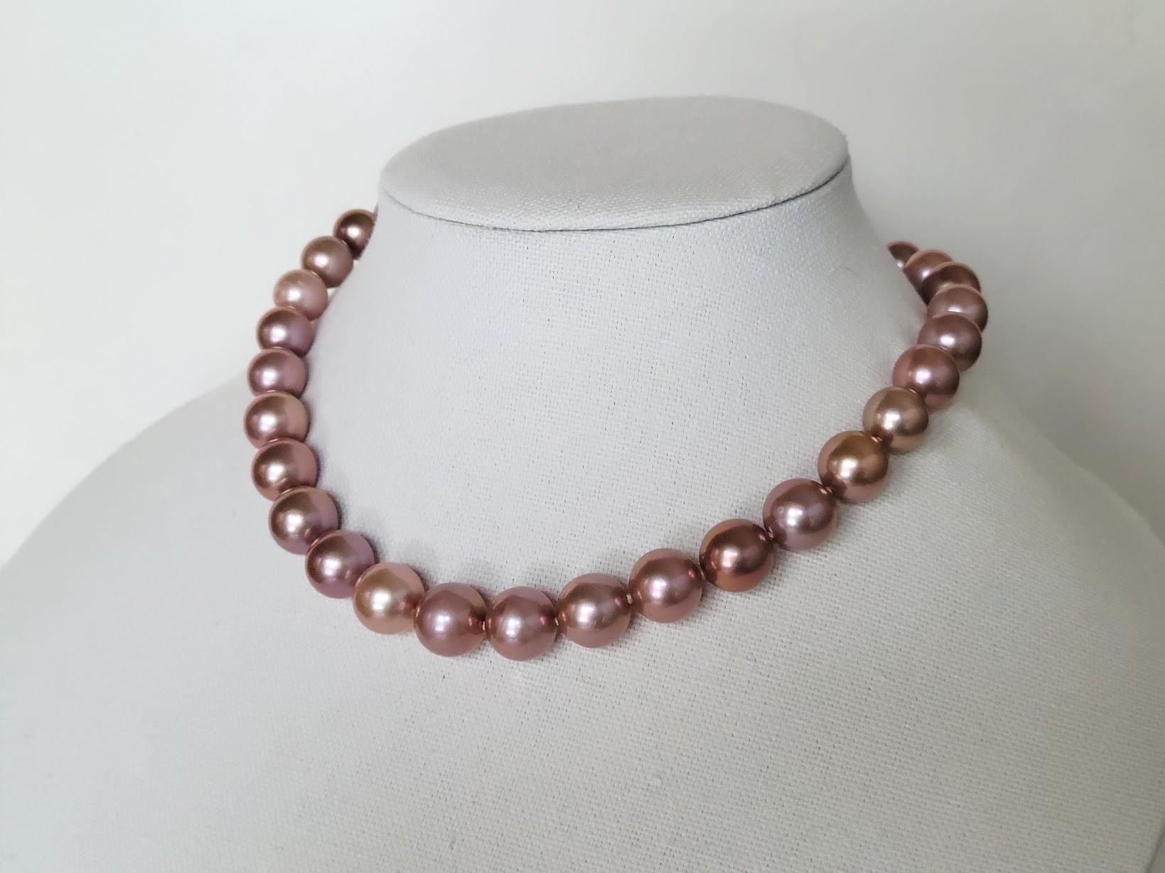Natural Freshwater Edison Dark Pink Pearl Necklace with 14K Gold Clasp For Sale 4