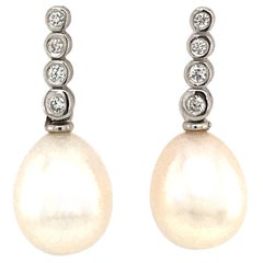 Natural Freshwater Pearl with Diamonds on White Gold 18 Karat