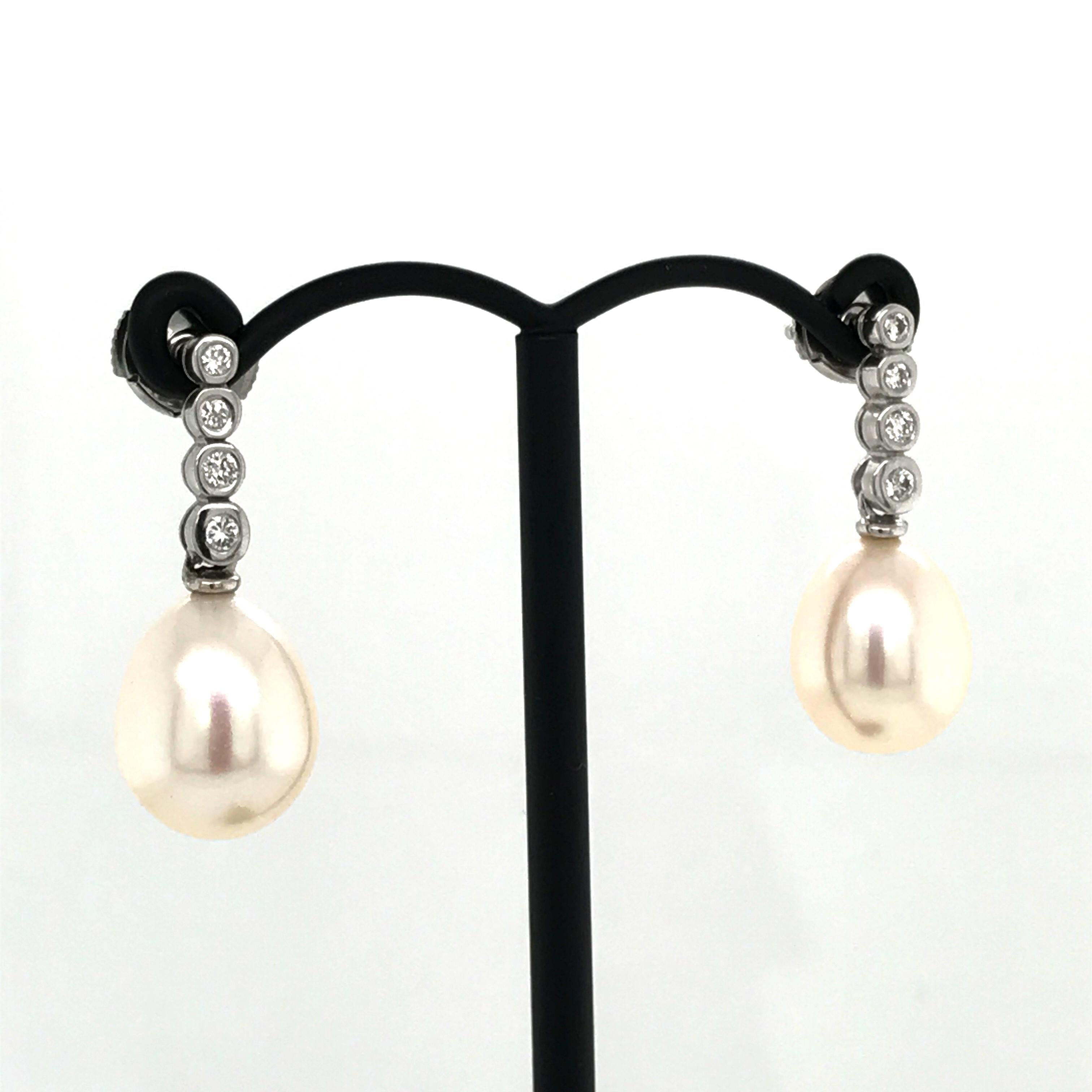 Contemporary Natural Freshwater Pearl with Diamonds on White Gold 18 Karat