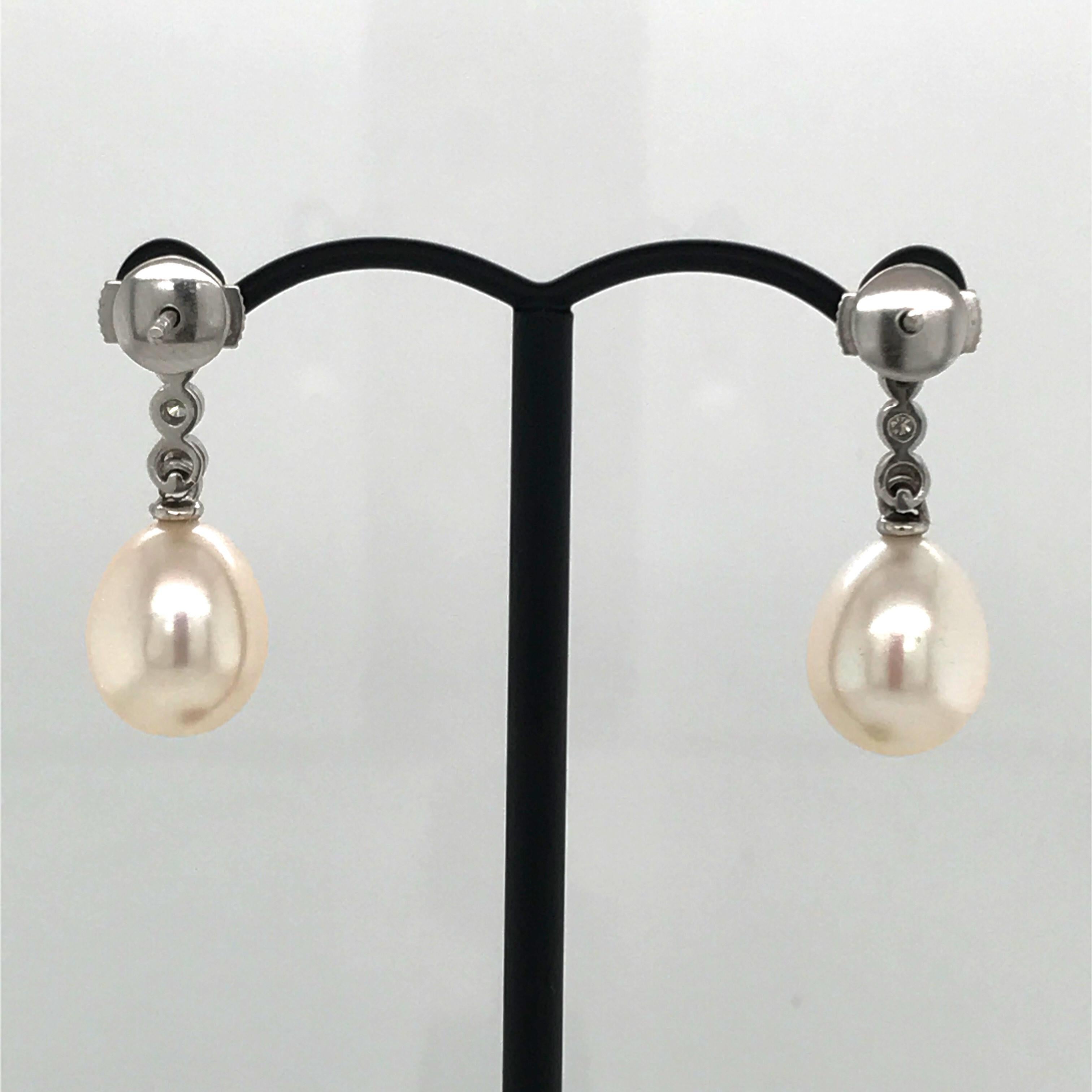 Natural Freshwater Pearl with Diamonds on White Gold 18 Karat In New Condition In Vannes, FR