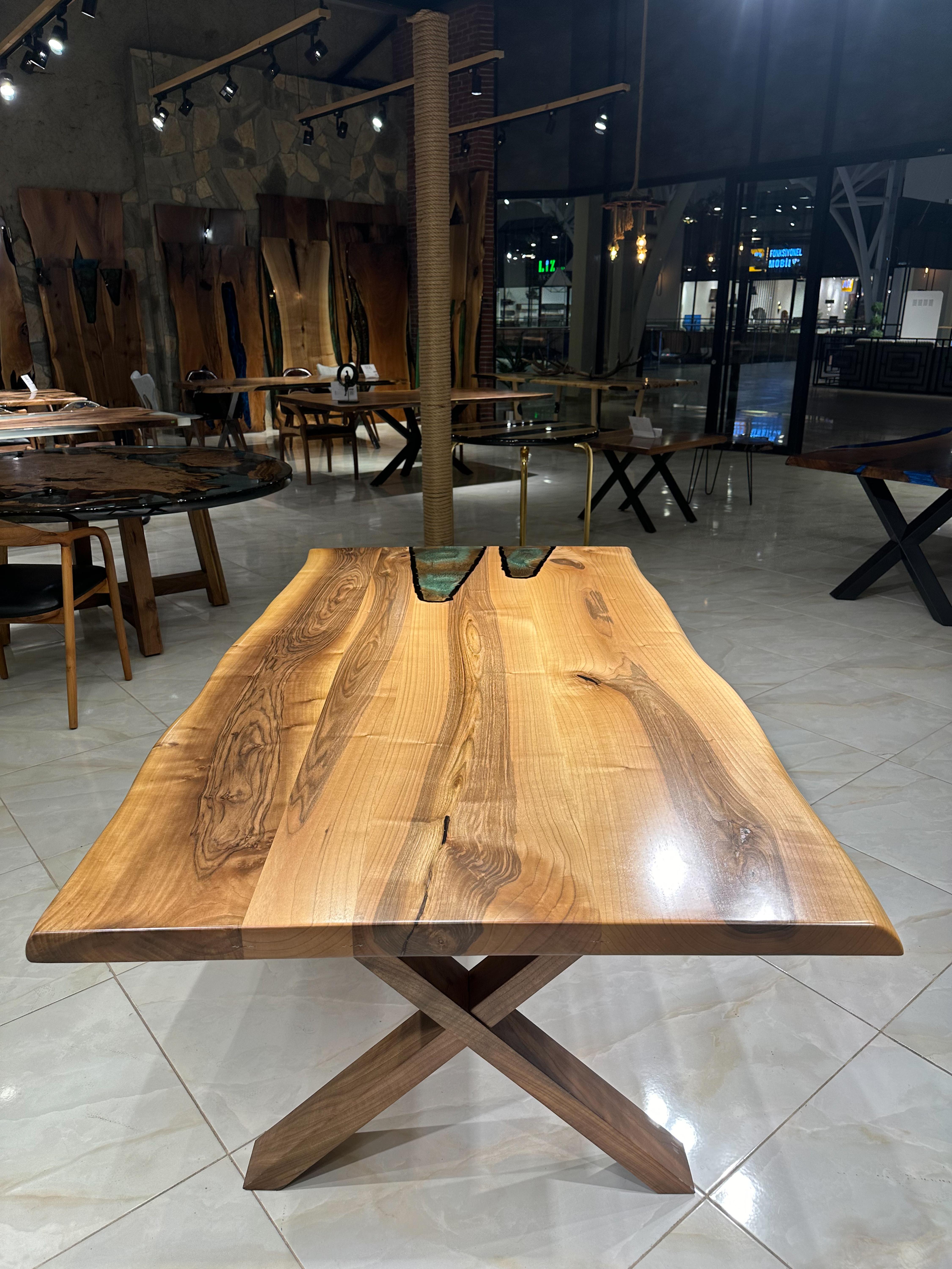 Resina epossidica Green Epoxy Walnut  Dining Table - Wood Custom Table - Kitchen Resin Table in vendita