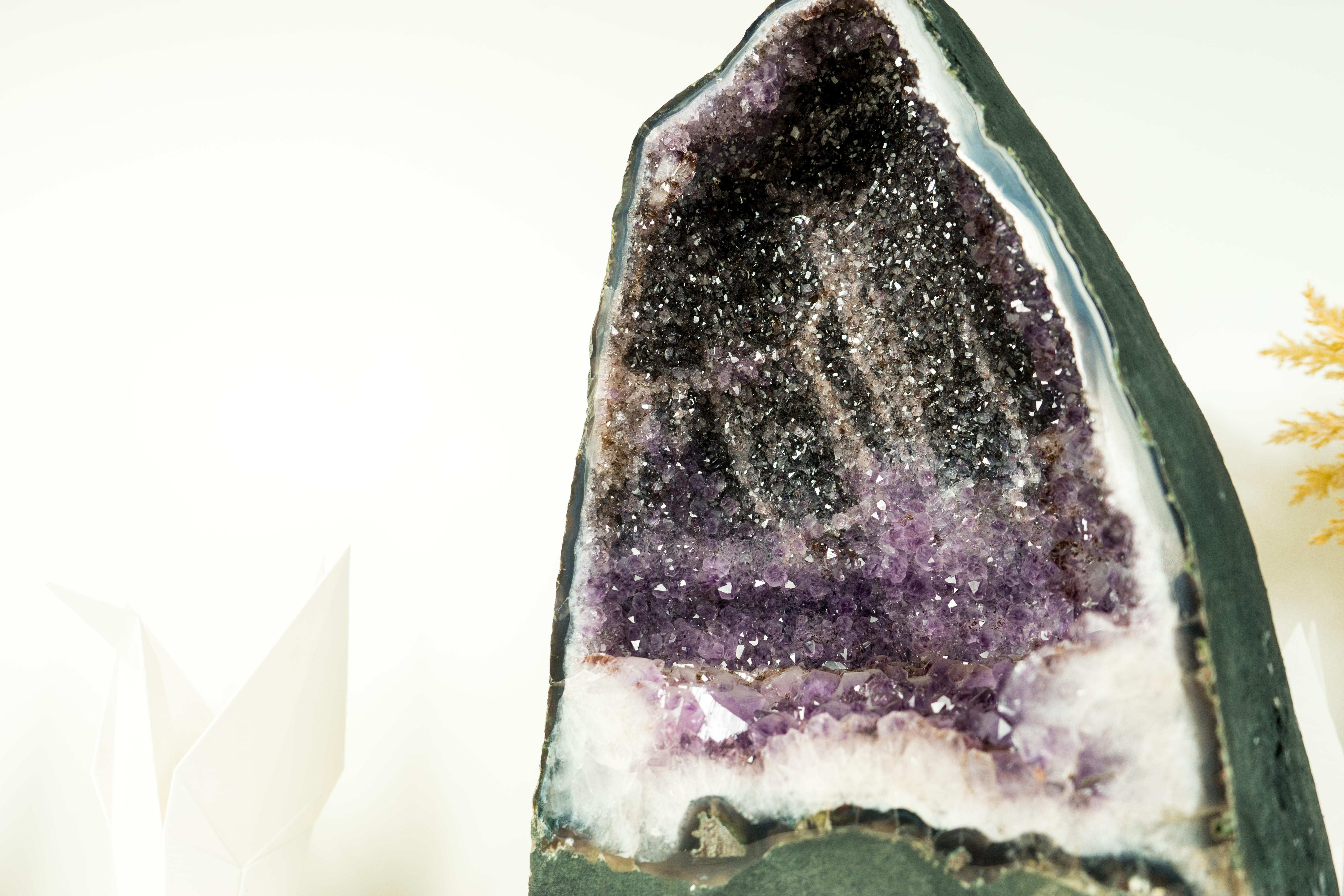 Brasiliano Geode di Ametista Galaxy naturale con raro Druzy di Ametista Bi-Color e Agata Blu in vendita