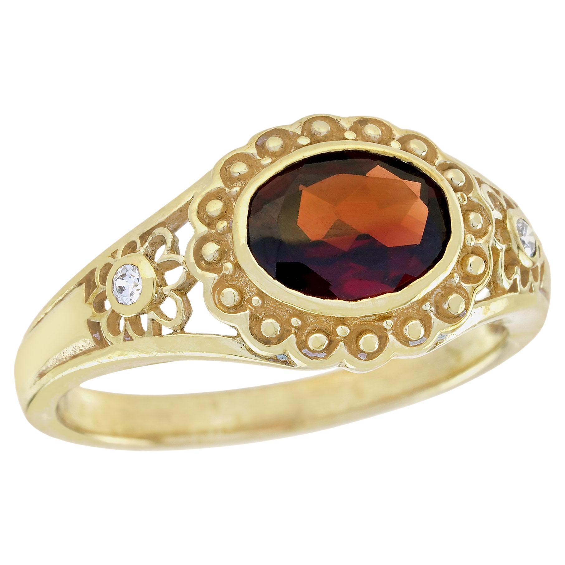 Anillo estilo vintage de oro amarillo de 9 quilates con motivo floral de granate natural y diamantes en venta