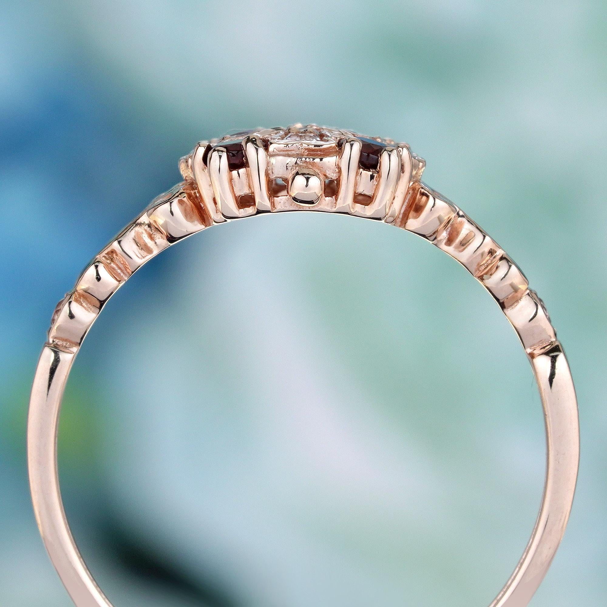 Anillo floral estilo vintage de granate natural y diamantes en oro rosa macizo de 9 quilates en Nuevo estado para la venta en Bangkok, TH