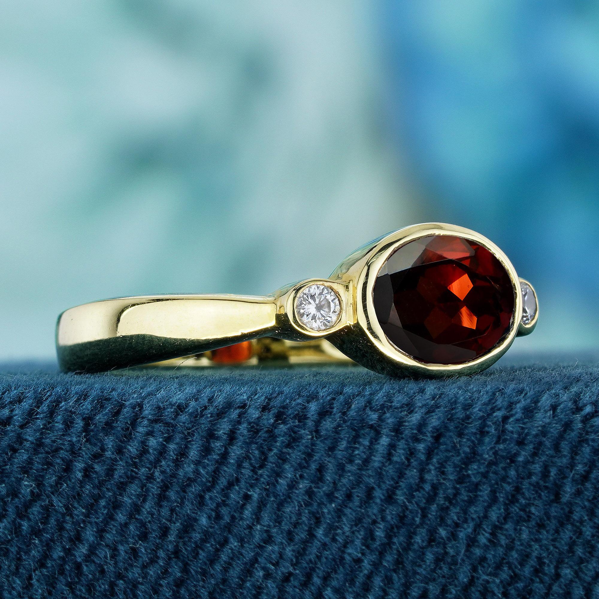 Edwardian Natural Garnet and Diamond Vintage Style Ring in Solid 9K Yellow Gold For Sale