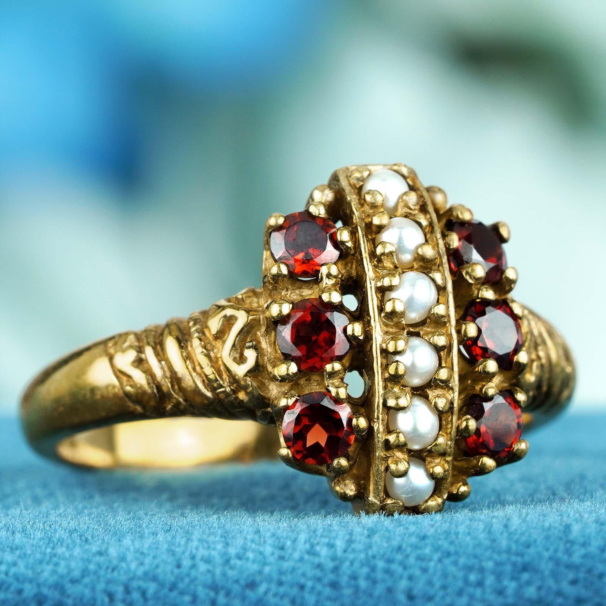 Im Angebot: Natürlicher Granat und Perle Vintage-Cluster-Ring aus massivem 9K Gold () 3