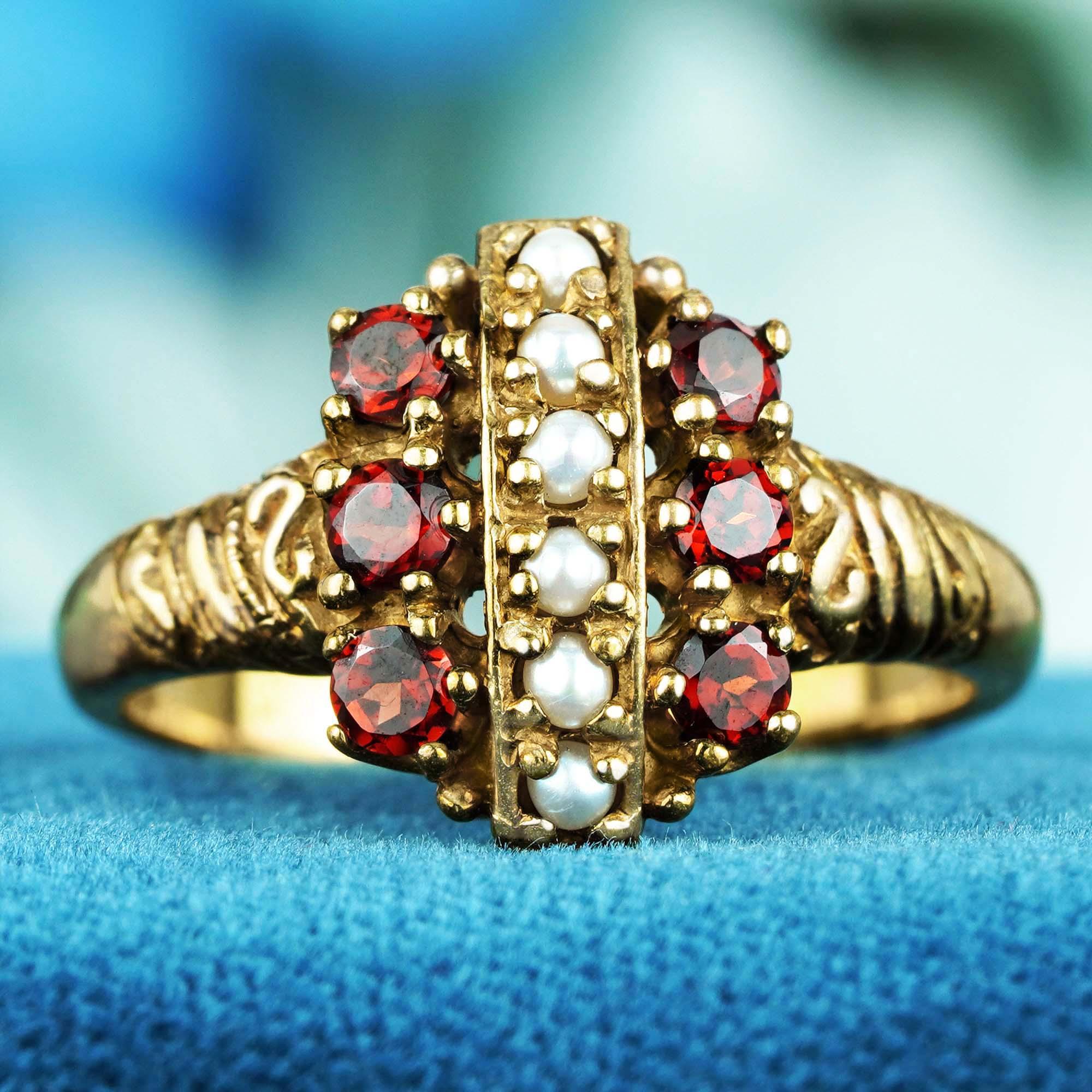 Im Angebot: Natürlicher Granat und Perle Vintage-Cluster-Ring aus massivem 9K Gold () 2
