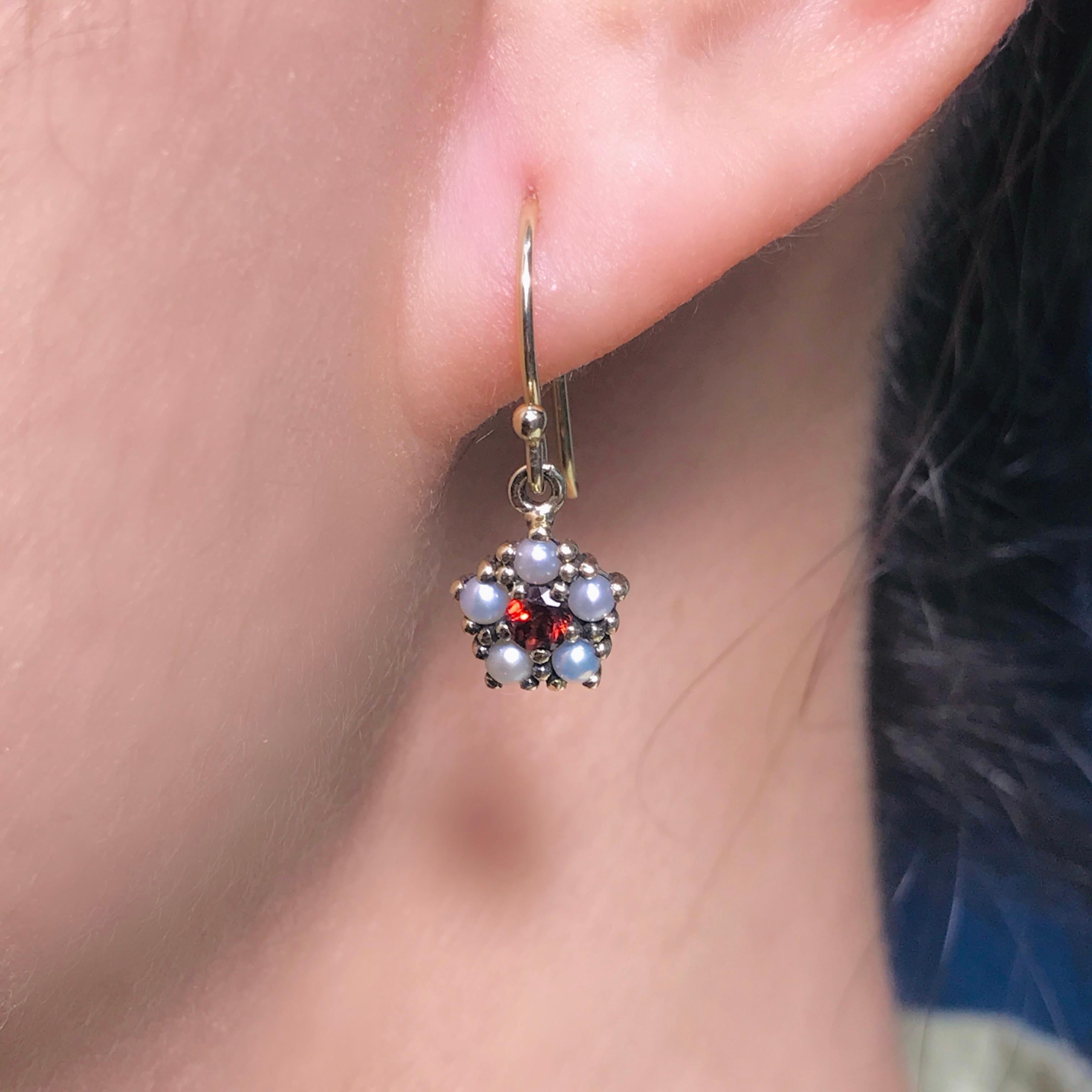 Natural Garnet and Pearl Vintage Style Floral Dangle Earrings in Solid 9K Gold In New Condition For Sale In Bangkok, TH