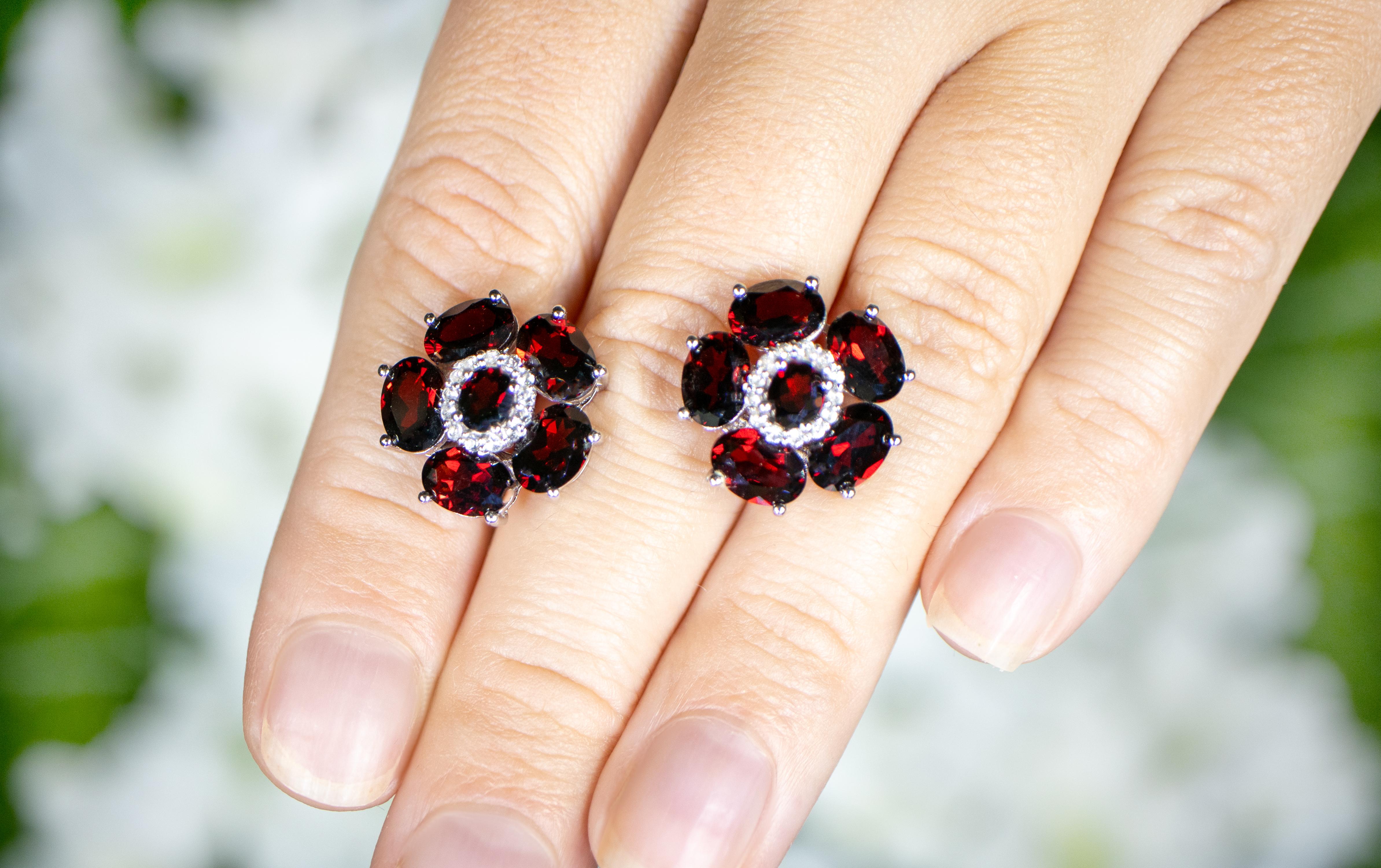Contemporary Natural Garnet and White Topaz Floral Earrings 9.6 Carats Total For Sale