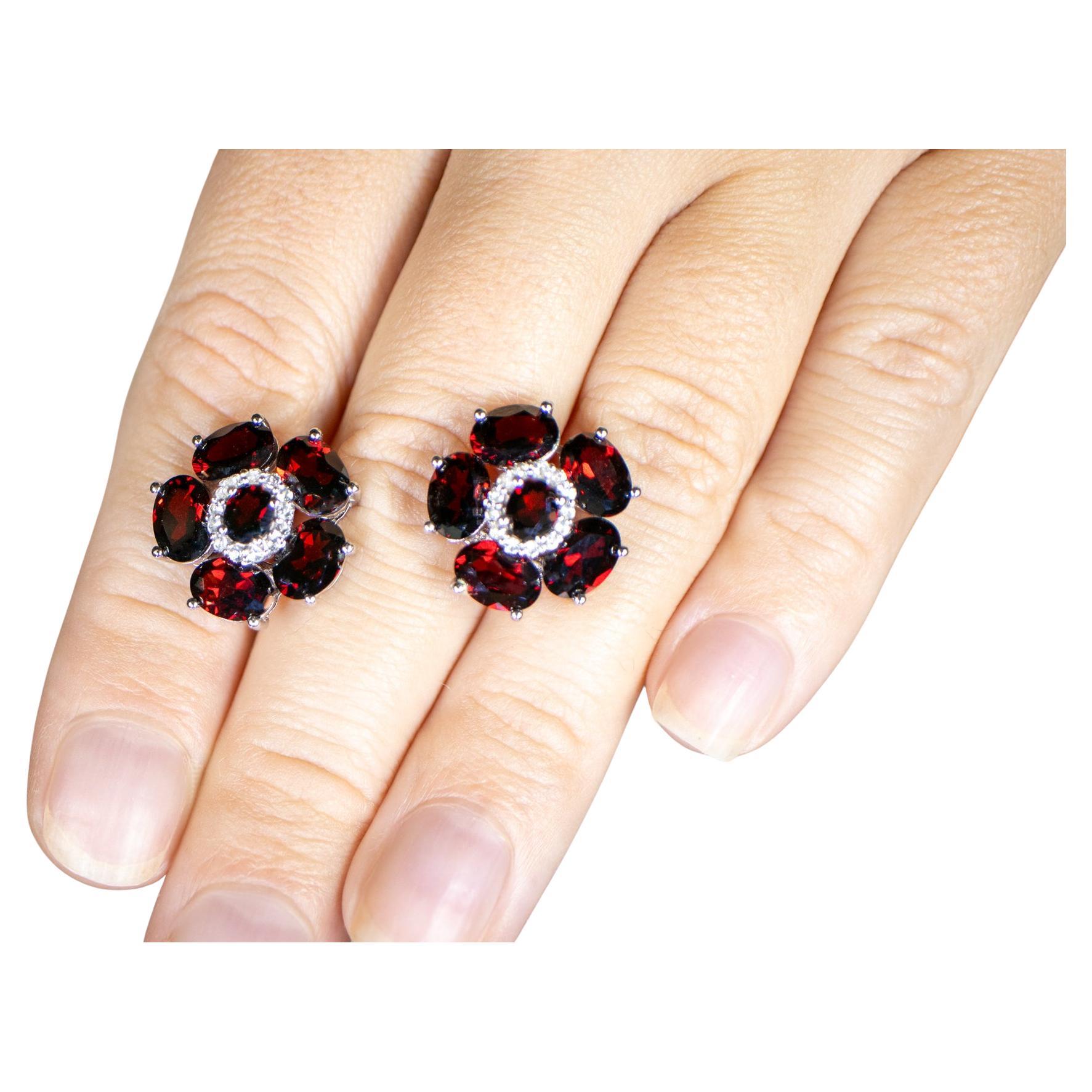 Pendientes florales de granate natural y topacio blanco 9,6 quilates en total en venta