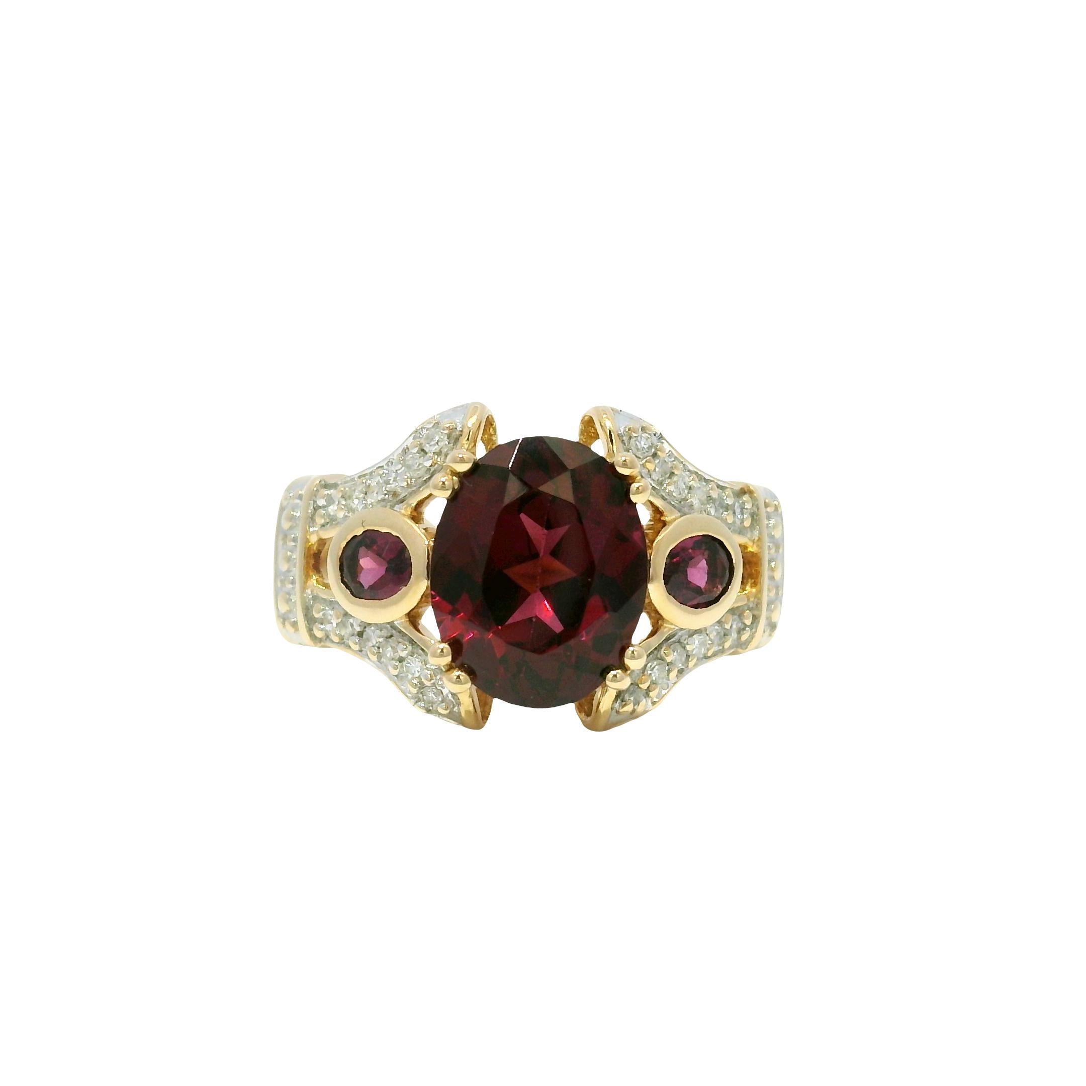 Granate Natural y Diamante Anillo Estilo Art Deco 14 Quilates En Stock Corte redondo en venta