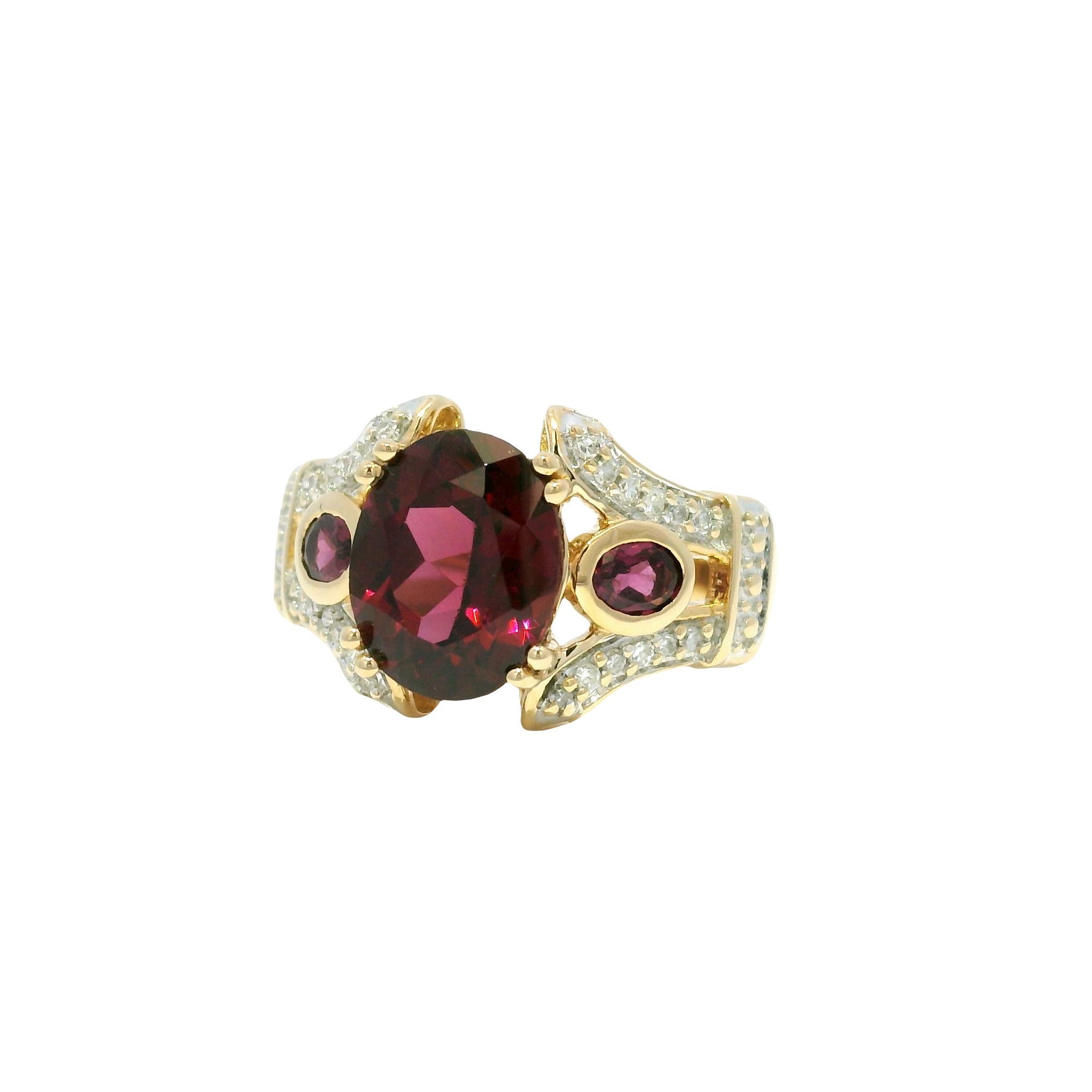 De las mujeres Granate Natural y Diamante Anillo Estilo Art Deco 14 Quilates En Stock en venta