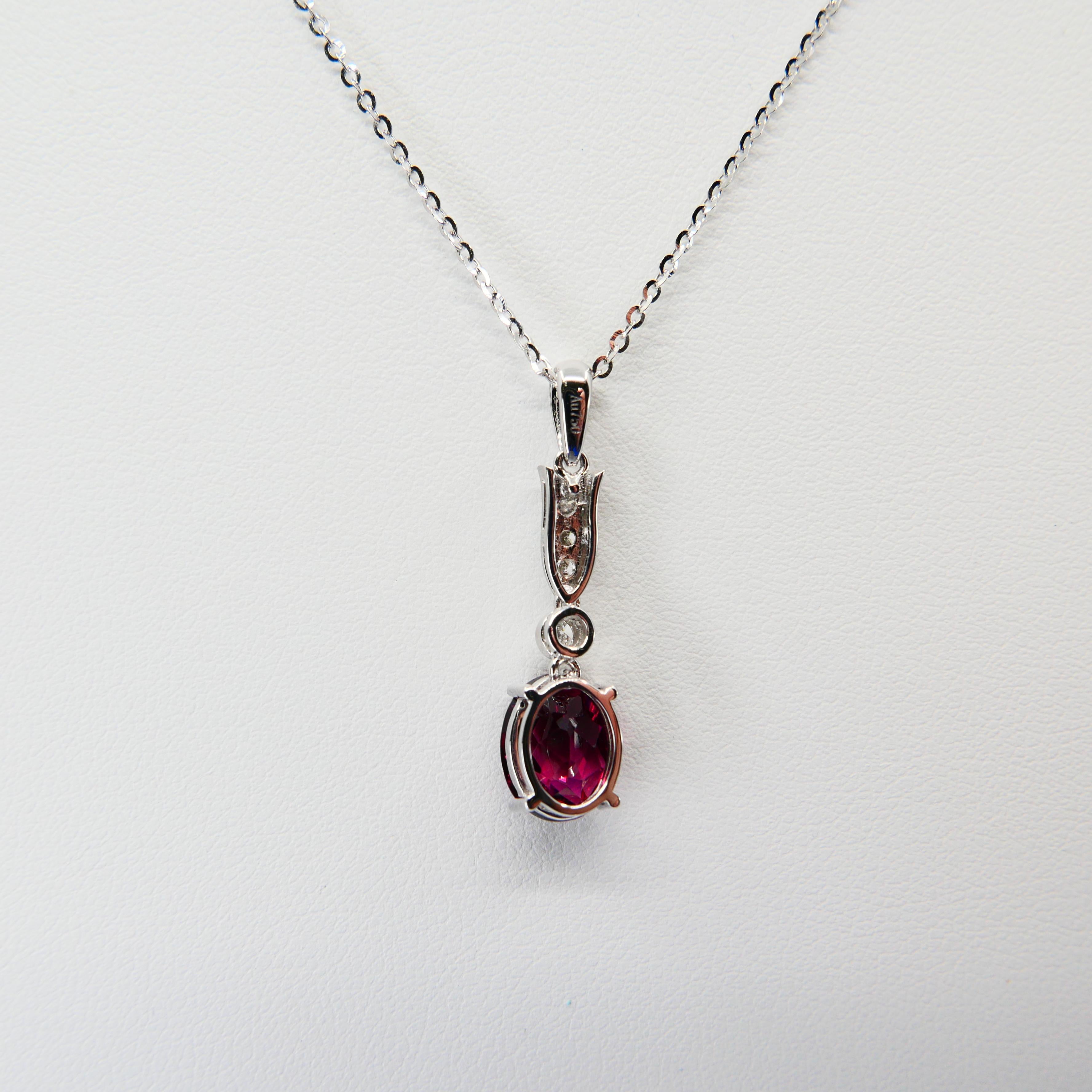 Natural Garnet and Diamond Pendant Drop Necklace, 18 Karat White Gold In New Condition For Sale In Hong Kong, HK