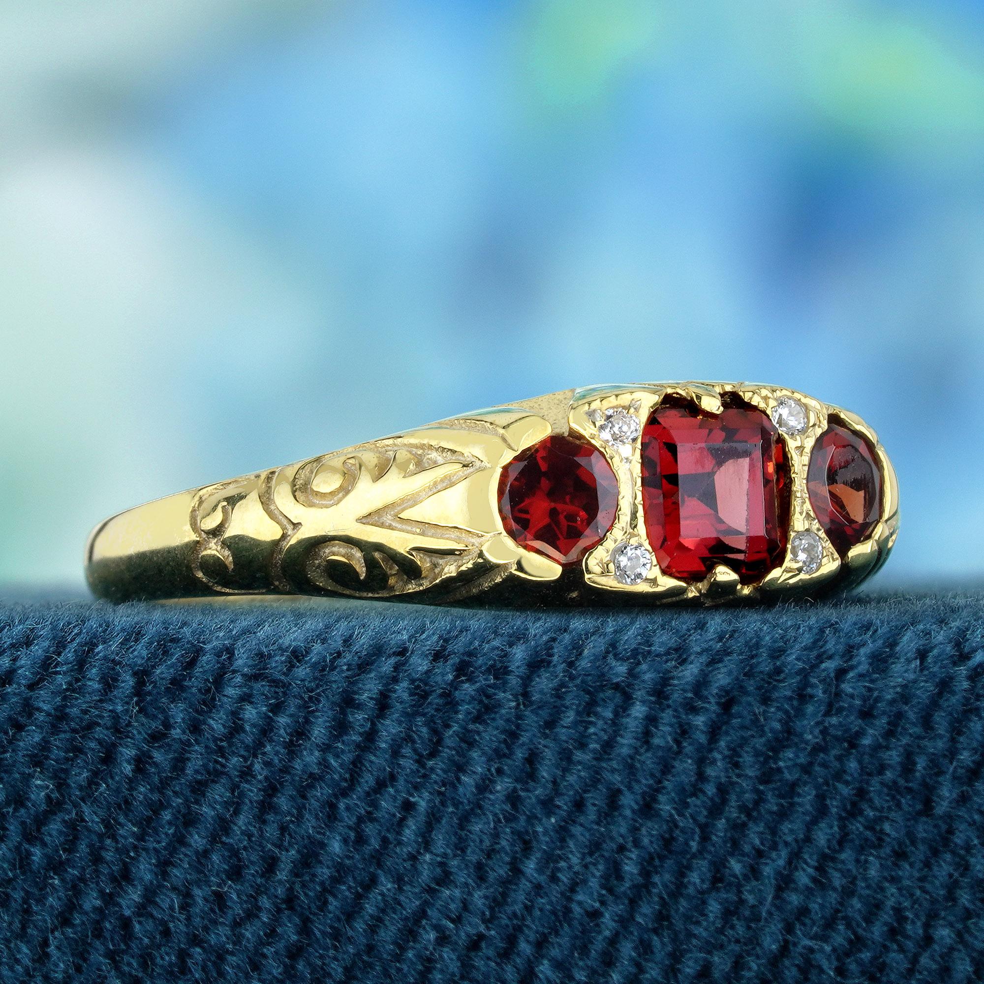 Edwardian Natural Garnet Diamond Vintage Style Three Stone Ring in Solid 9K Yellow Gold For Sale